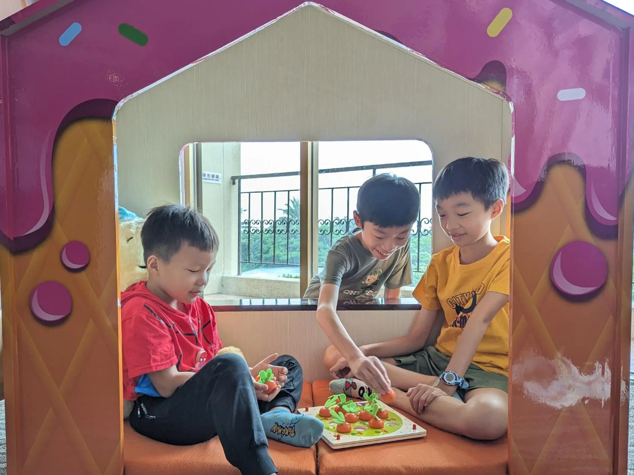 children in Howard Beach Resort Kenting