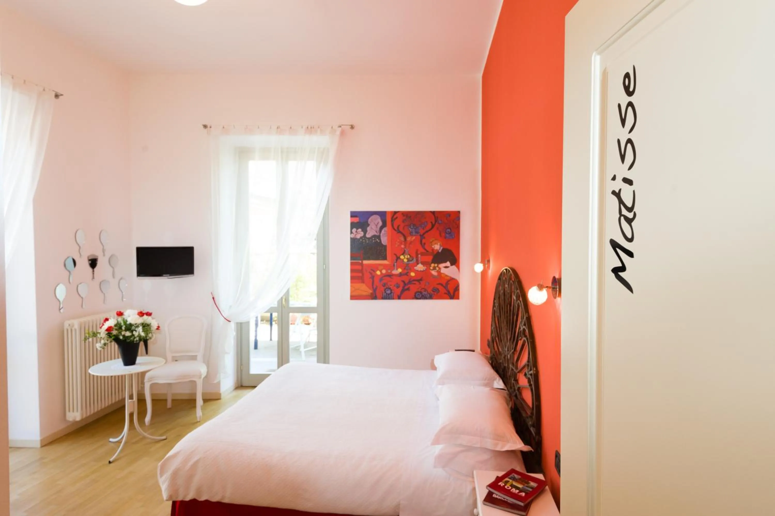 Photo of the whole room, Bed in Bergamo Sottosopra