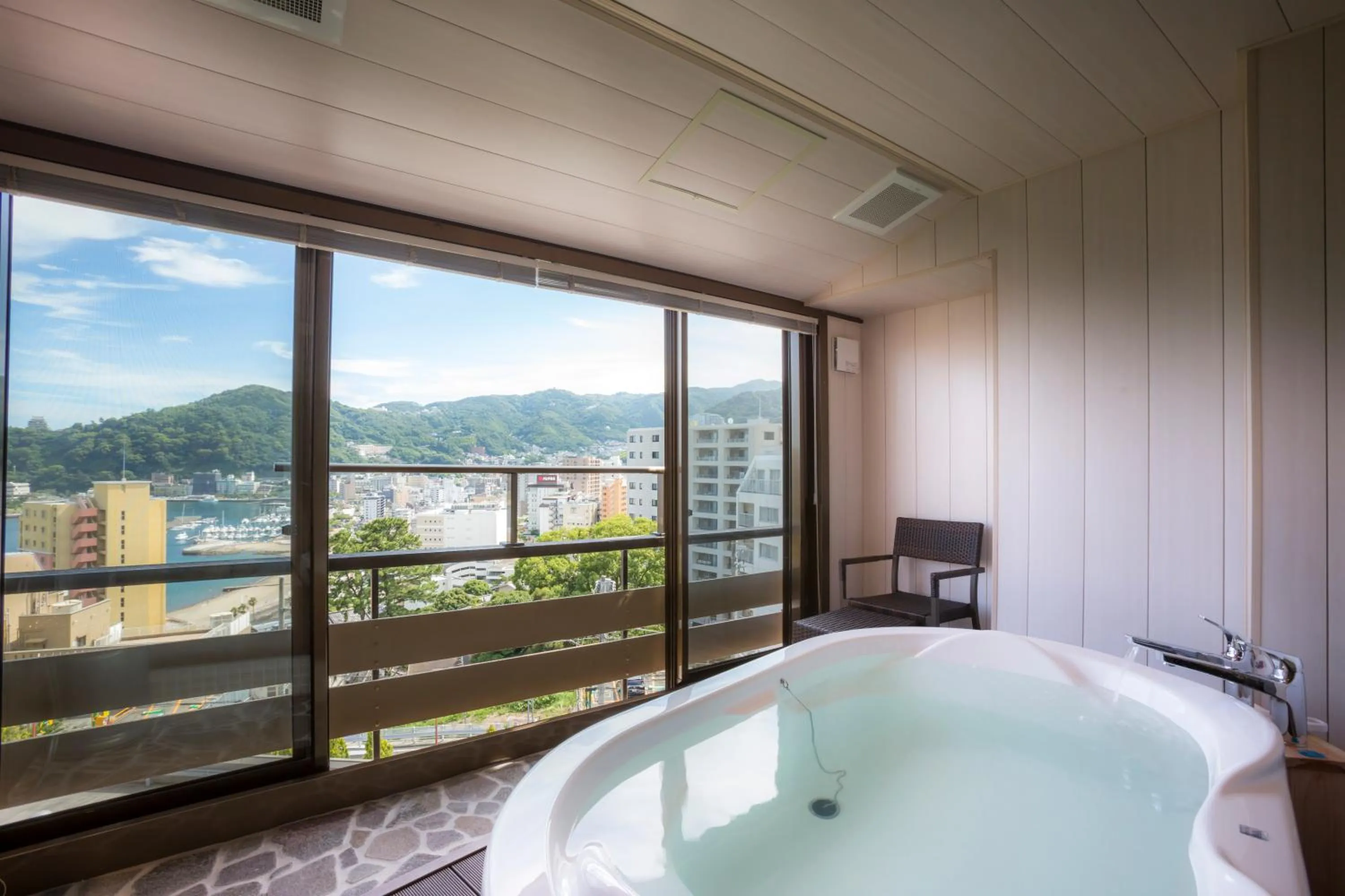 Hot Spring Bath in Yuyado Ichibanchi