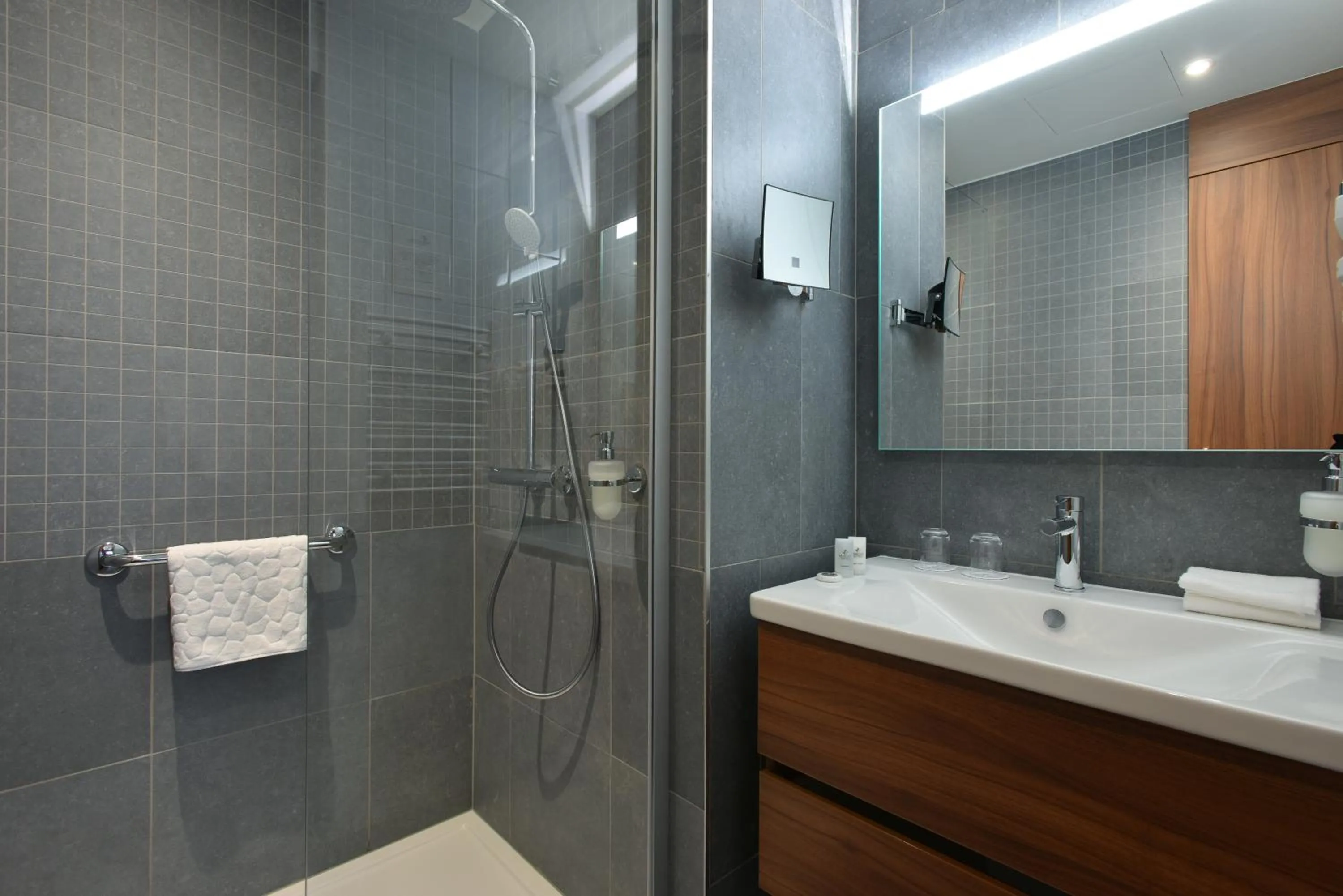 Shower in Martin's Louvain-la-Neuve