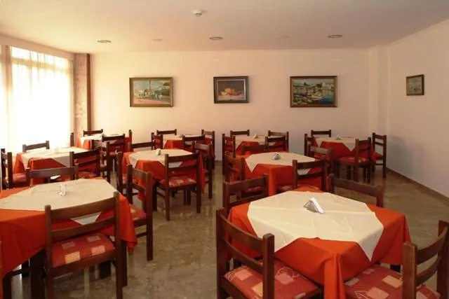 Restaurant/places to eat in Theonia Hotel