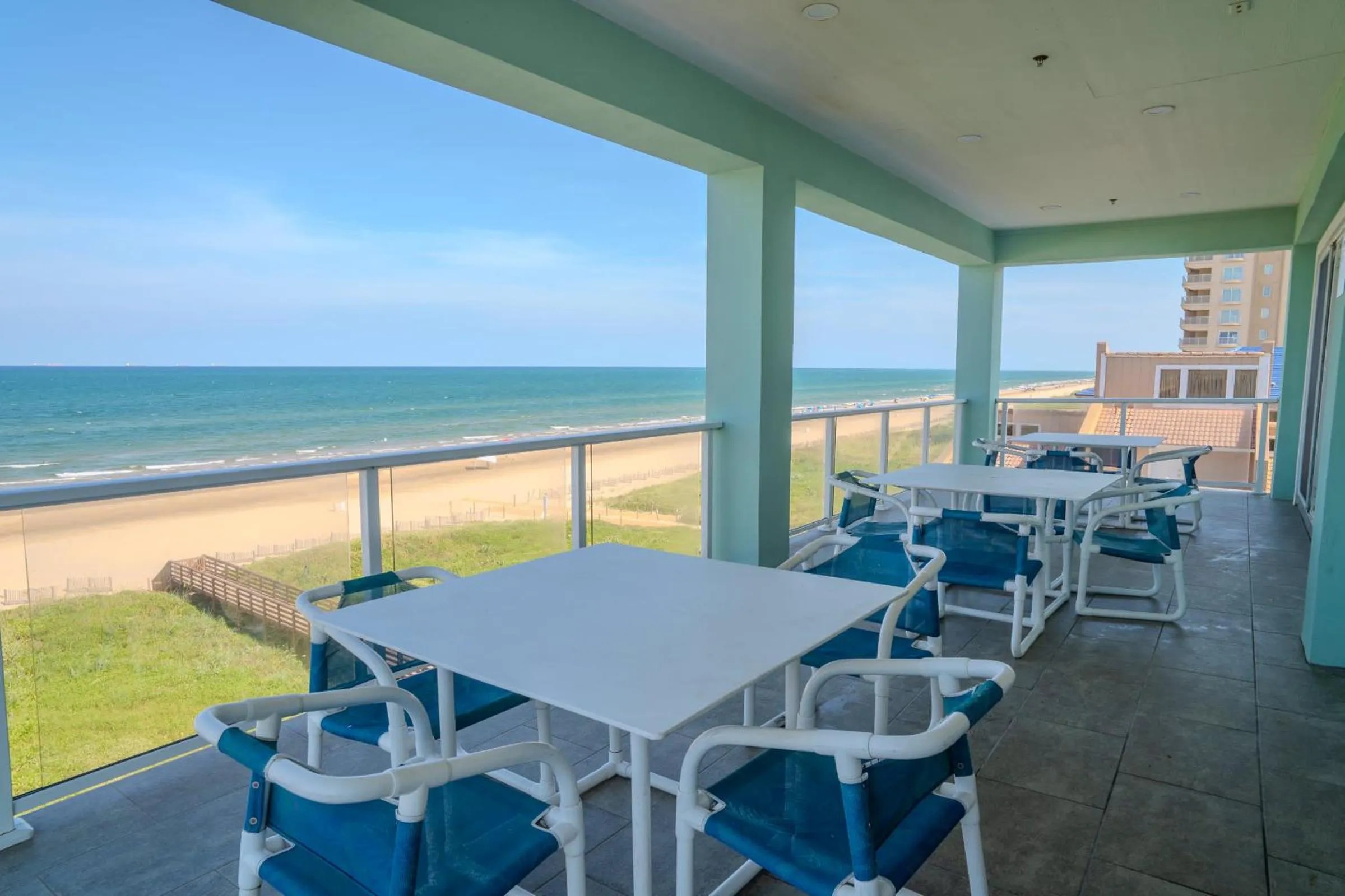 5 BEDROOM BEACHFRONT CONDO - 4th Floor