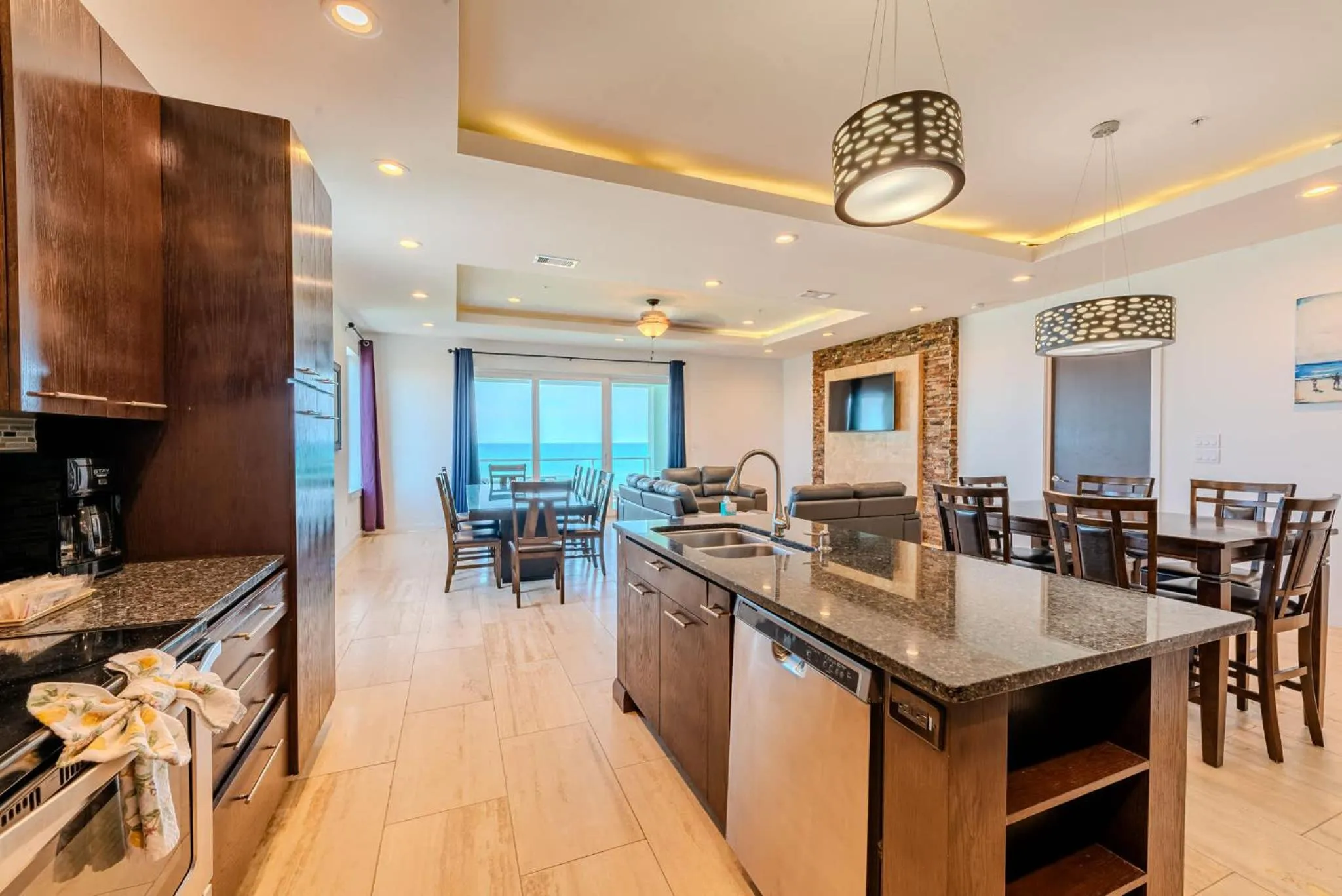 5 BEDROOM BEACHFRONT CONDO - 4th Floor
