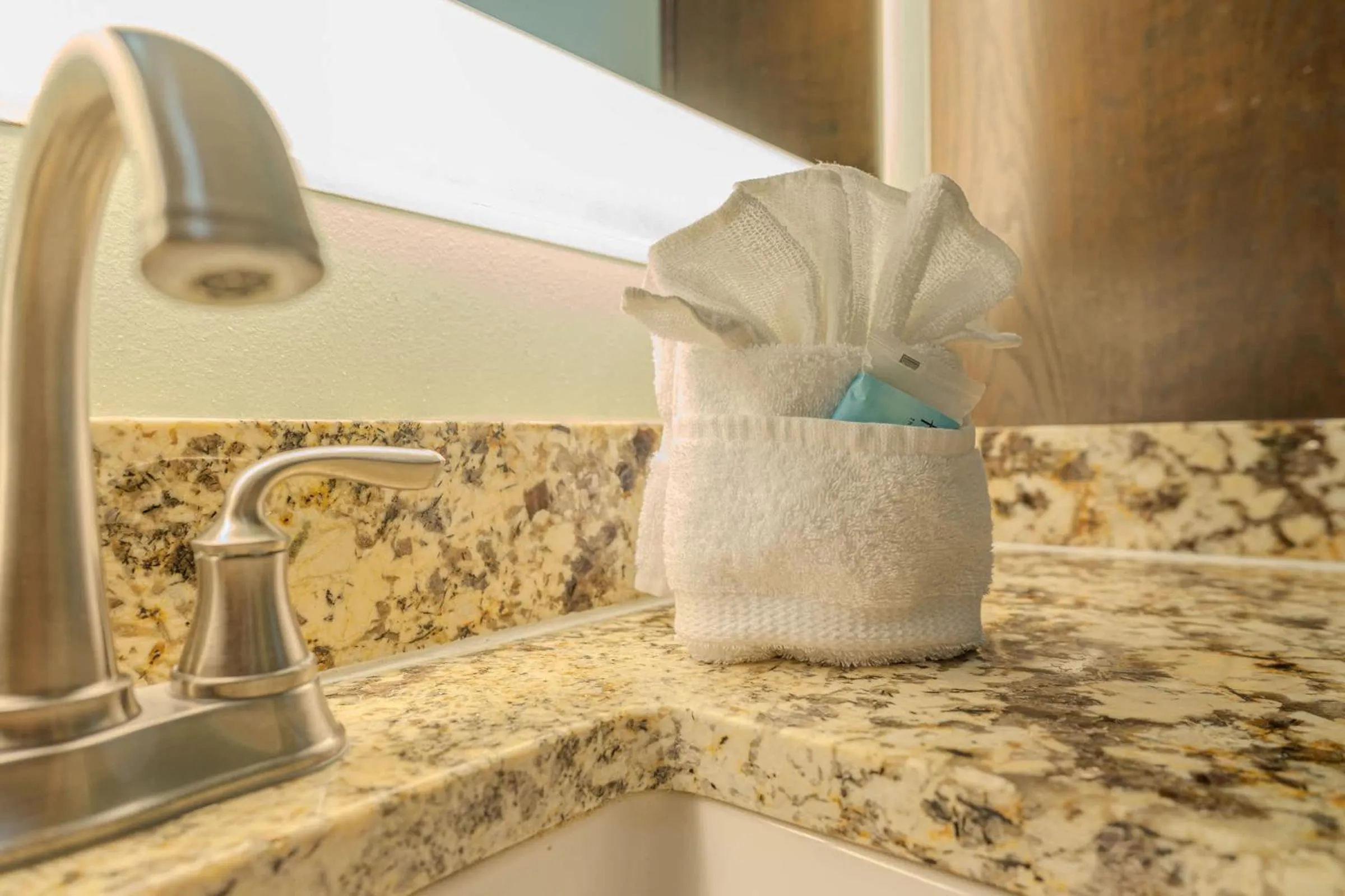 5 BEDROOM BEACHFRONT CONDO - 4th Floor