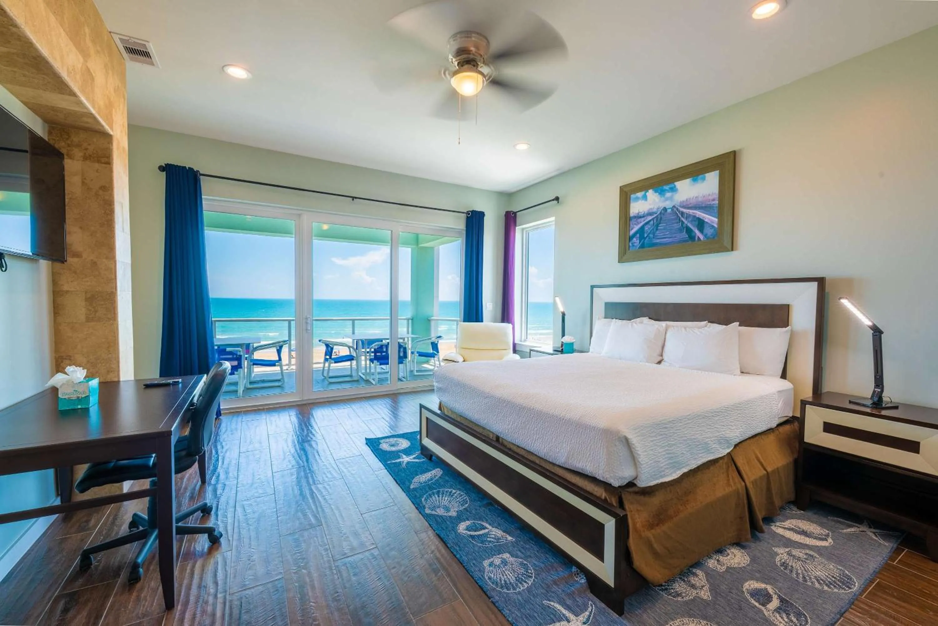 Bed in 5 BEDROOM BEACHFRONT CONDO - 4th Floor