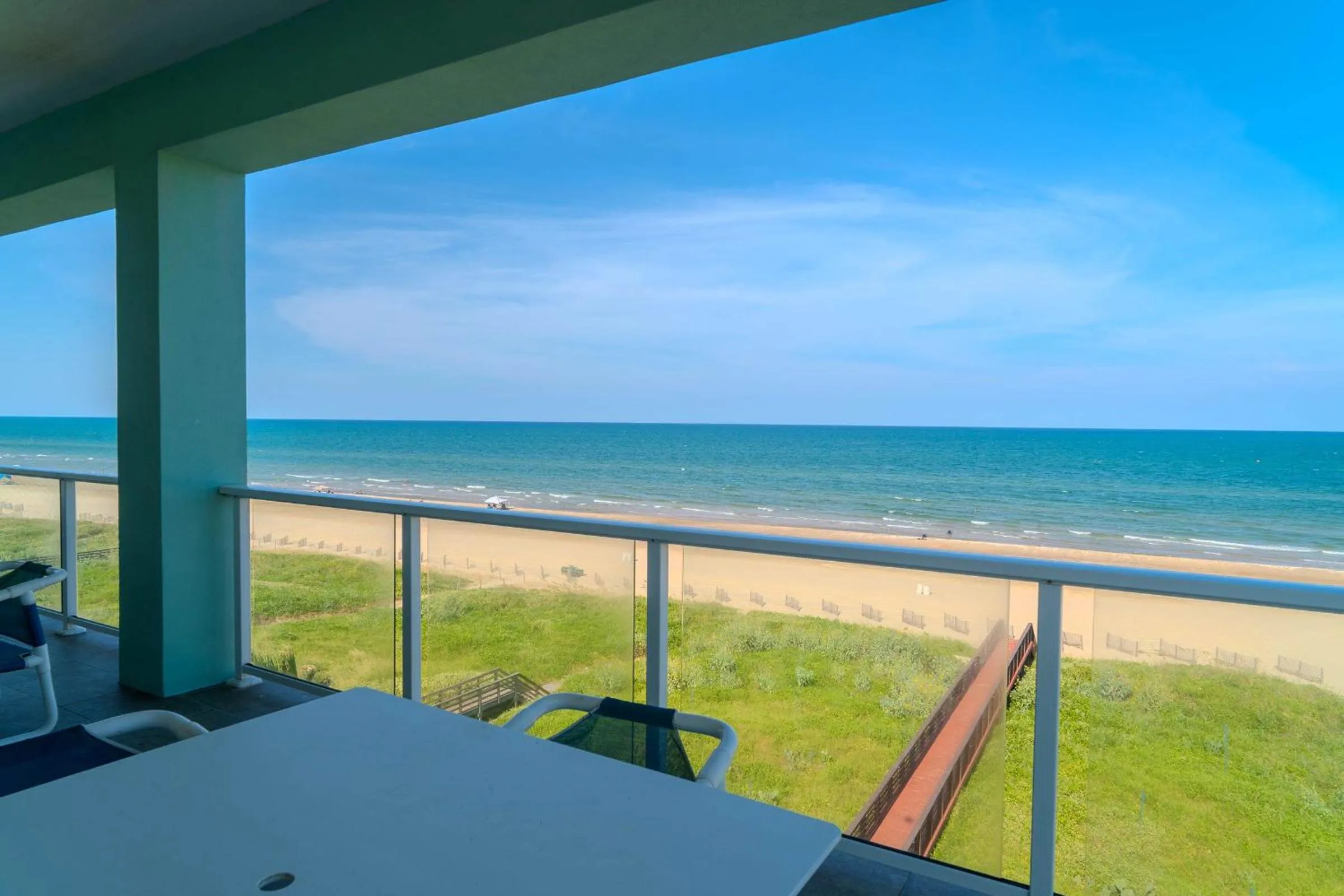 5 BEDROOM BEACHFRONT CONDO - 4th Floor
