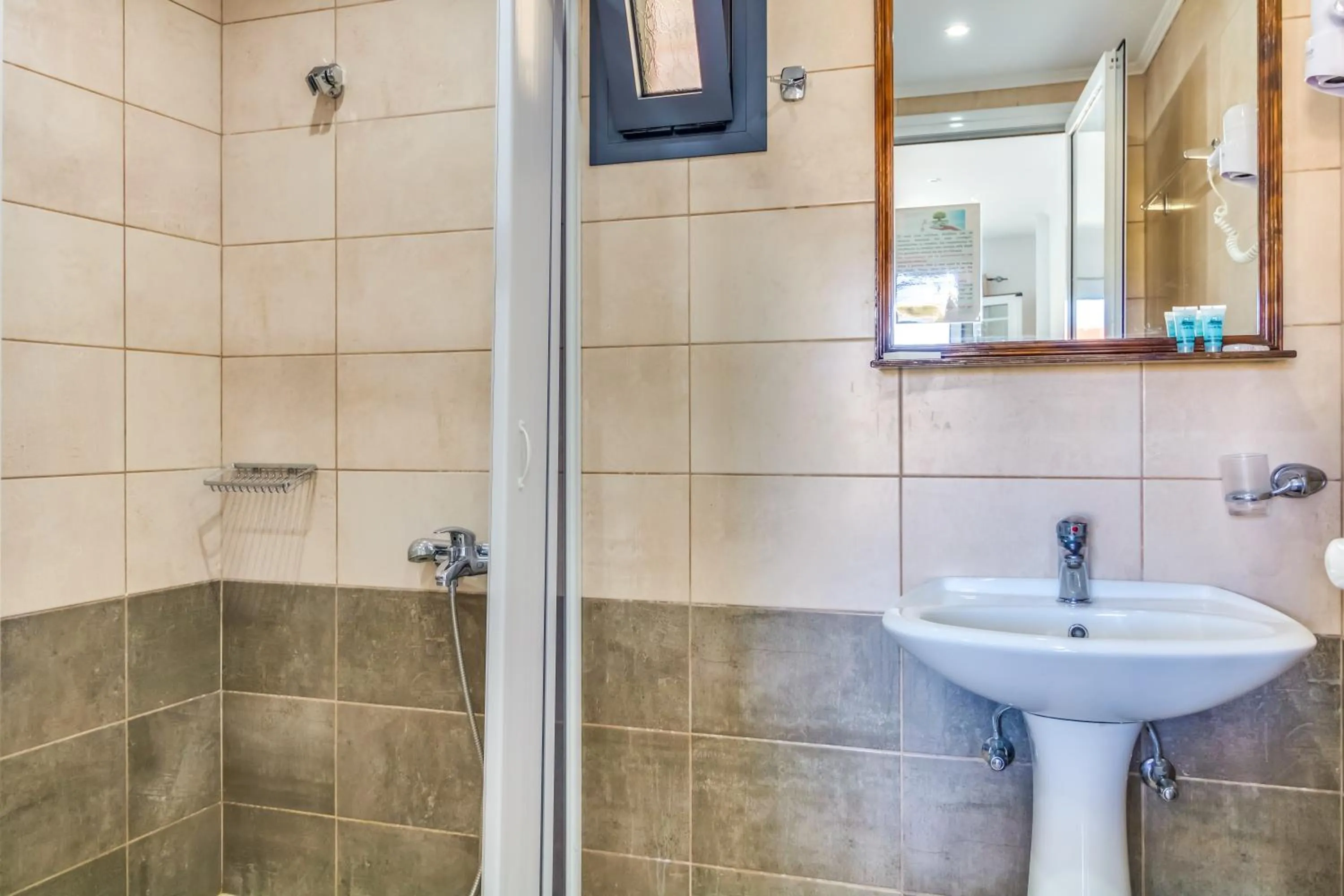 Toilet in Vergina Star Hotel