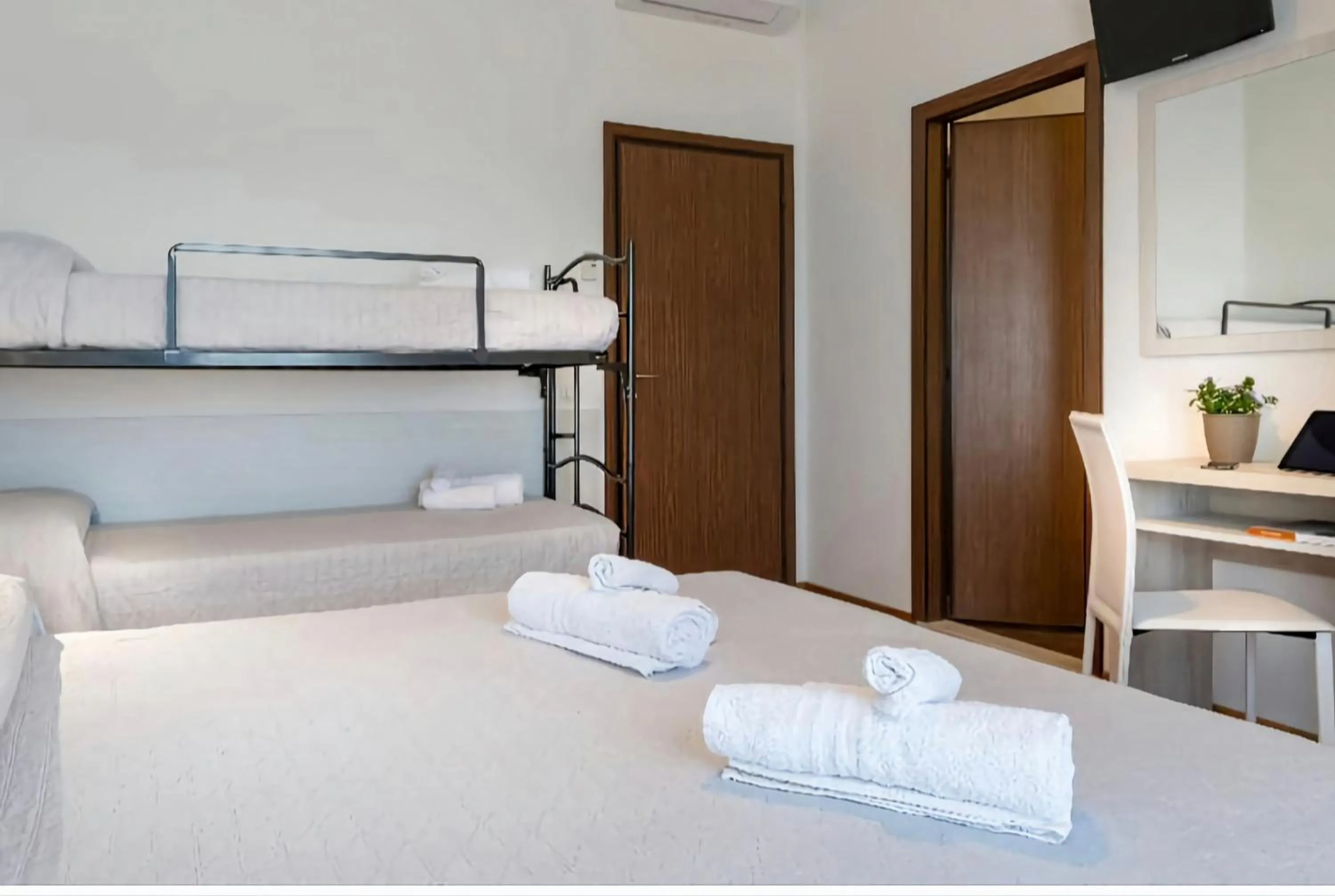 TV and multimedia, Bed in Hotel Kursaal