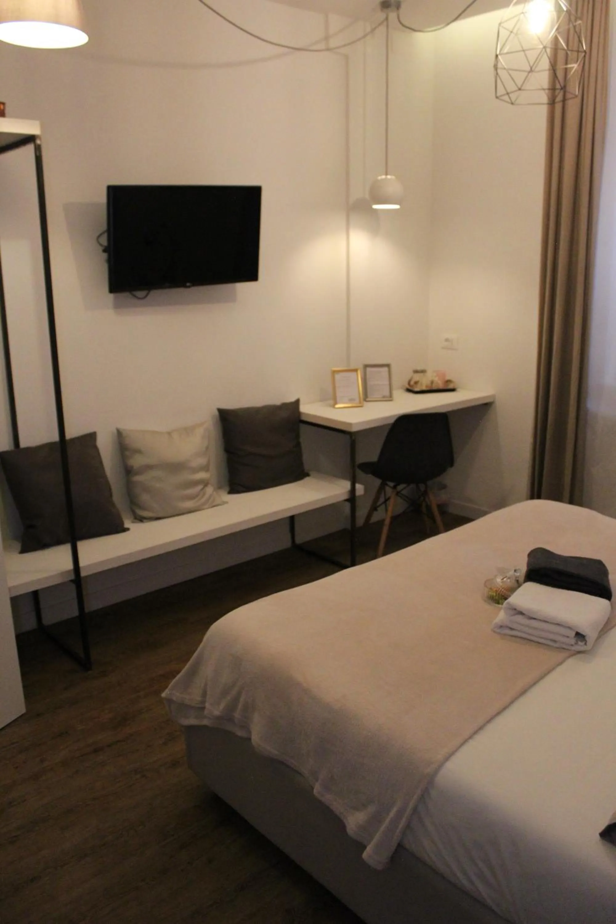 Bed in St. Peter's Luxury Rooms