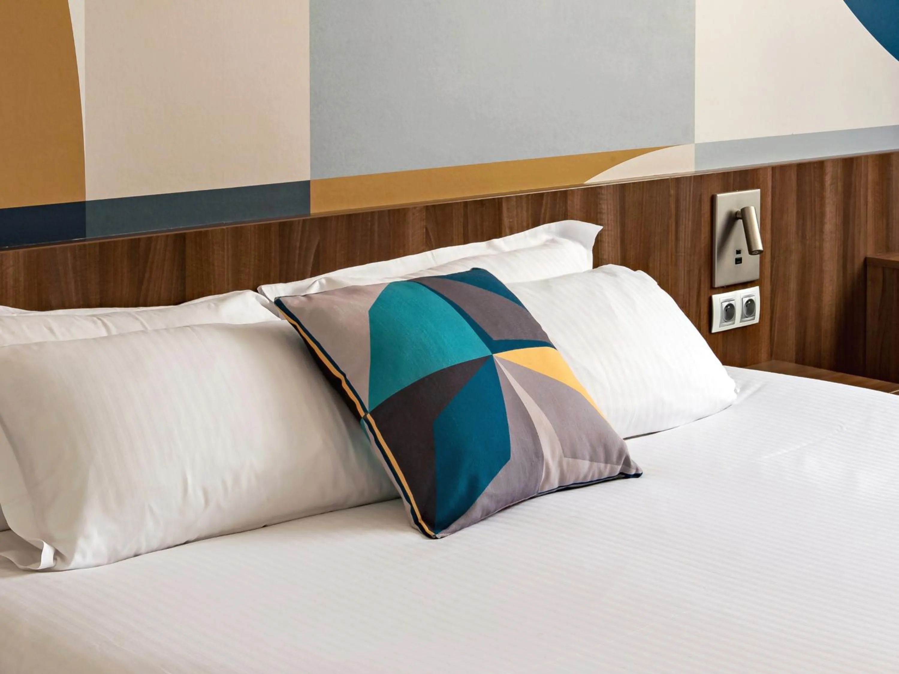 Photo of the whole room, Bed in Holiday Inn - Marseille Airport by IHG