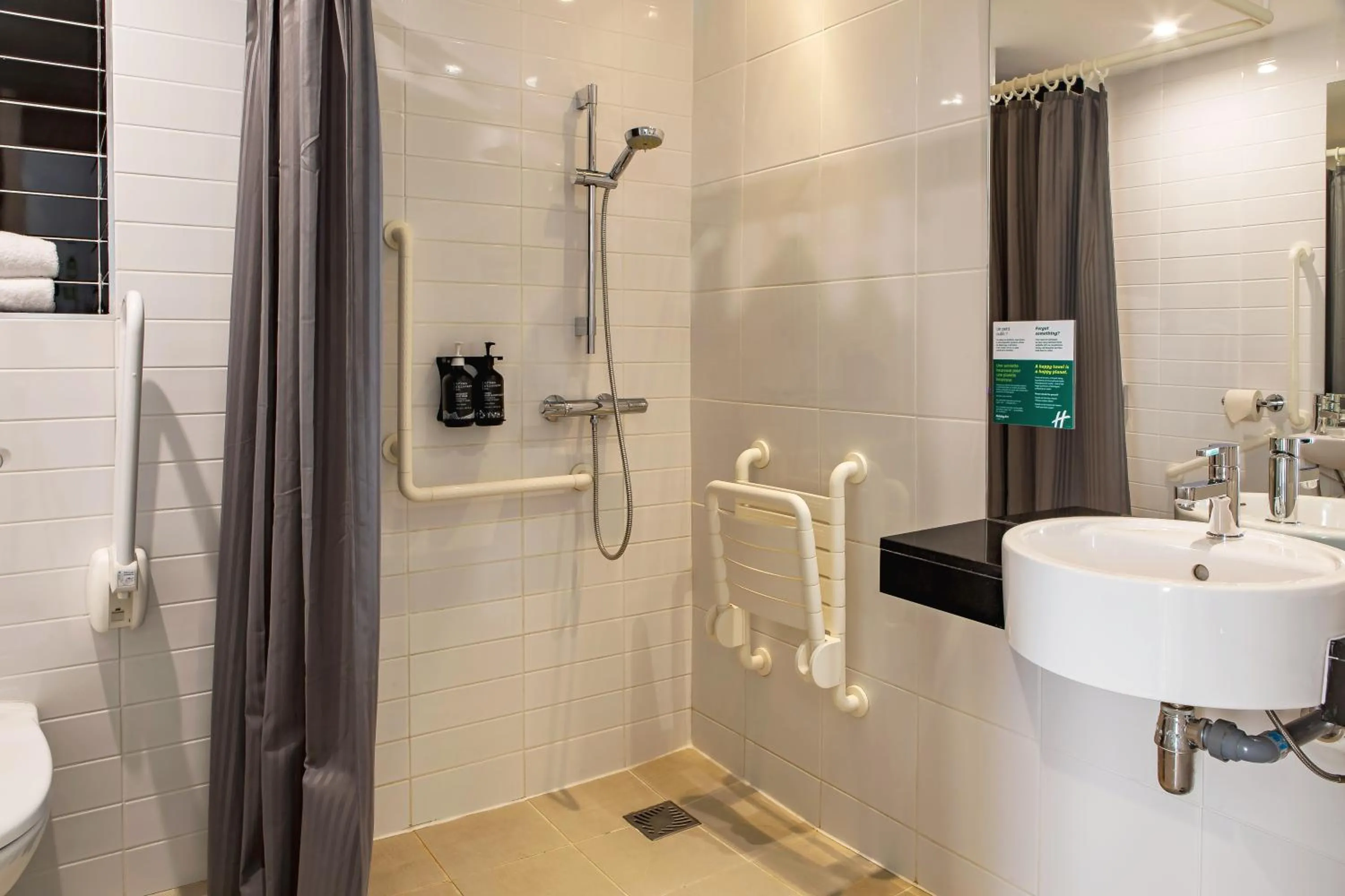 Bathroom in Holiday Inn - Marseille Airport by IHG