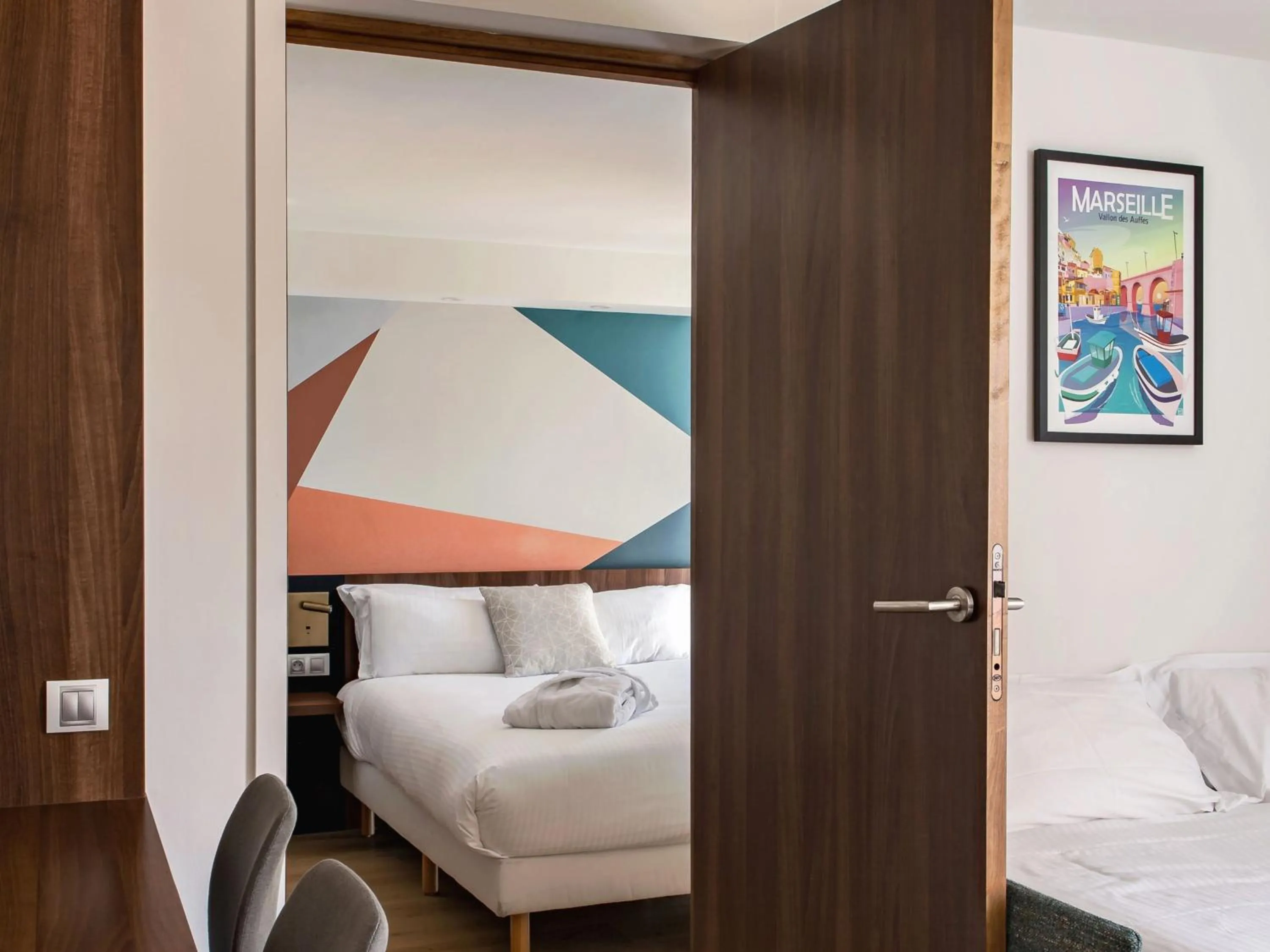 Photo of the whole room, Bed in Holiday Inn - Marseille Airport by IHG