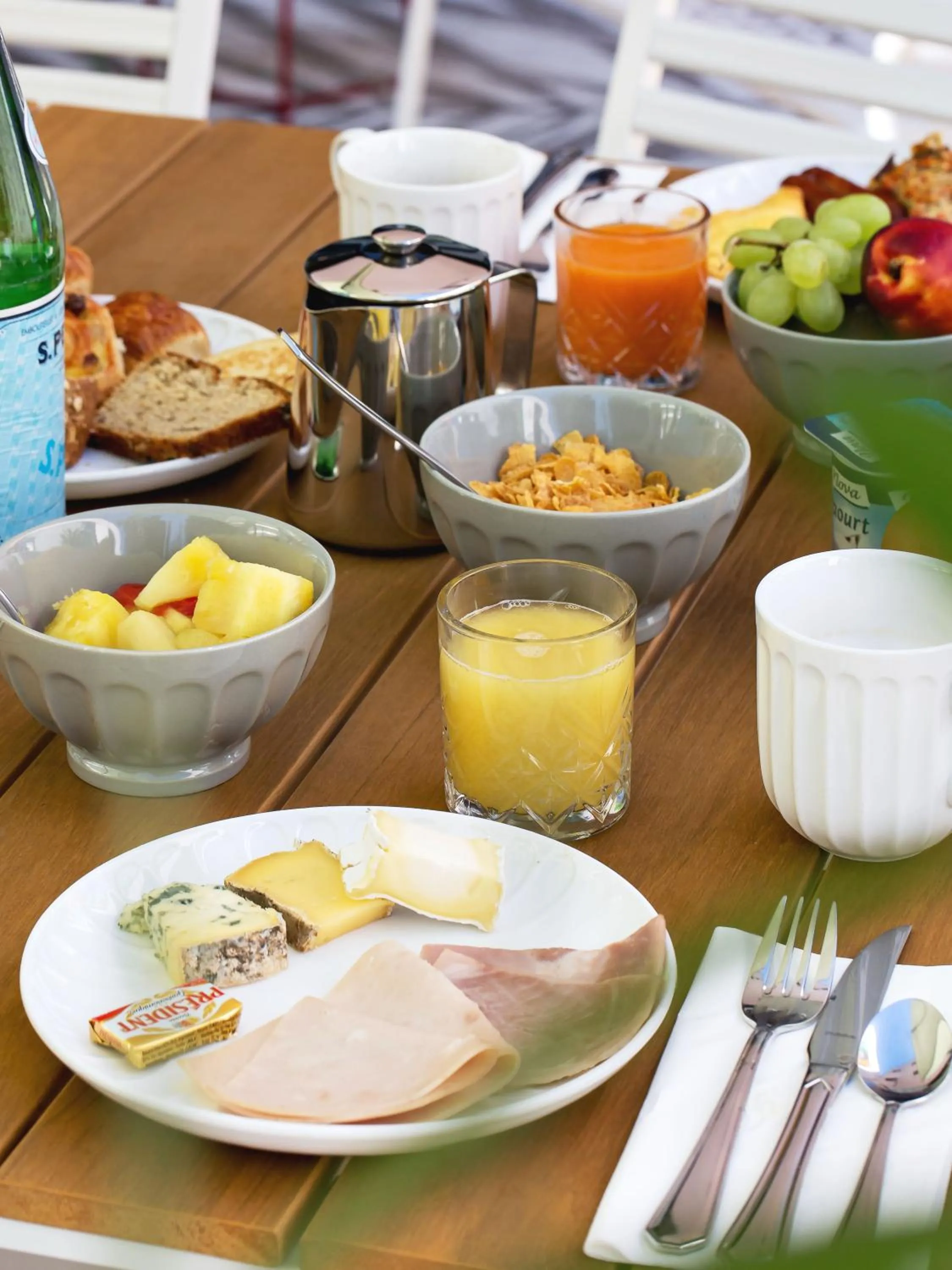 Breakfast in Holiday Inn - Marseille Airport by IHG