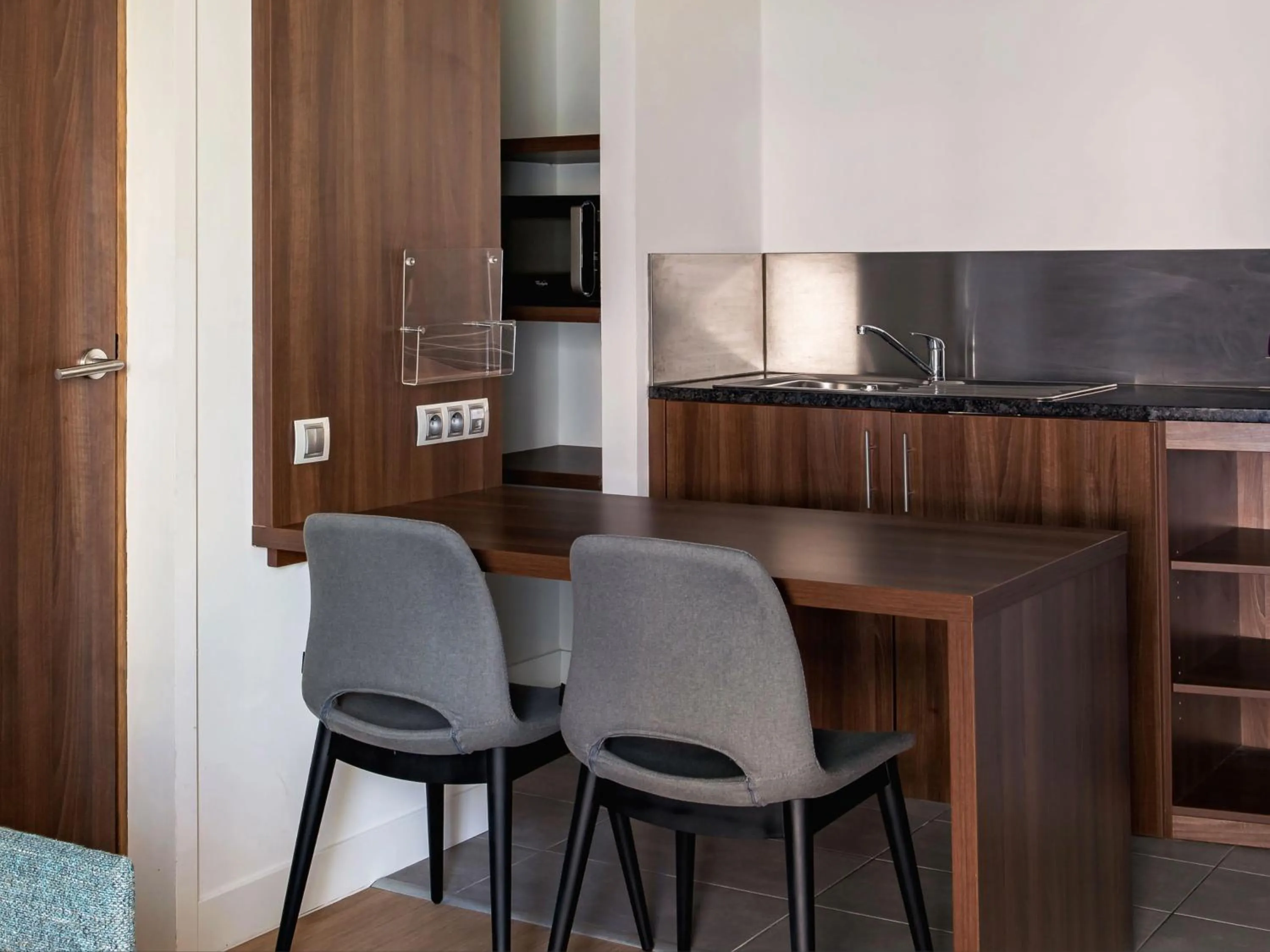 Photo of the whole room in Holiday Inn - Marseille Airport by IHG