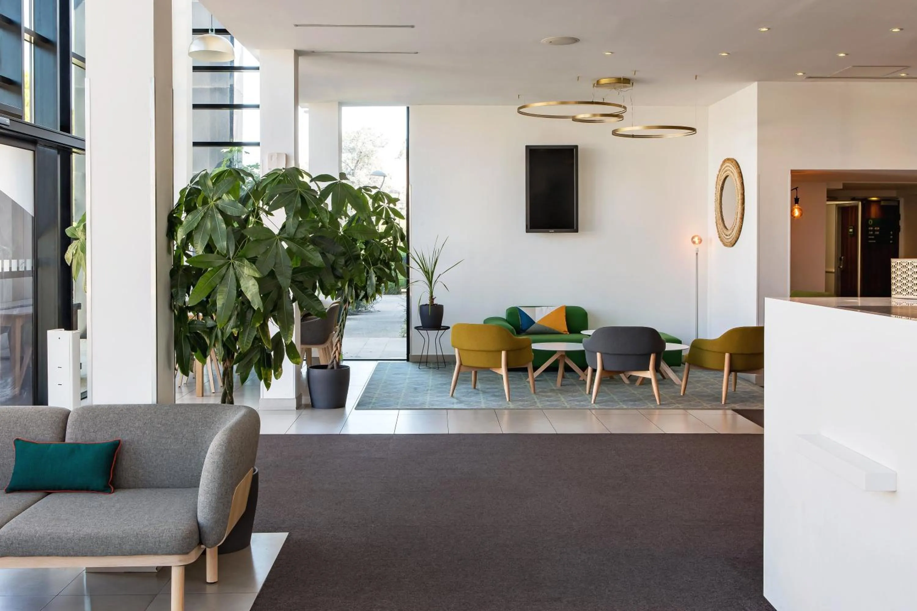 Lobby or reception in Holiday Inn - Marseille Airport by IHG