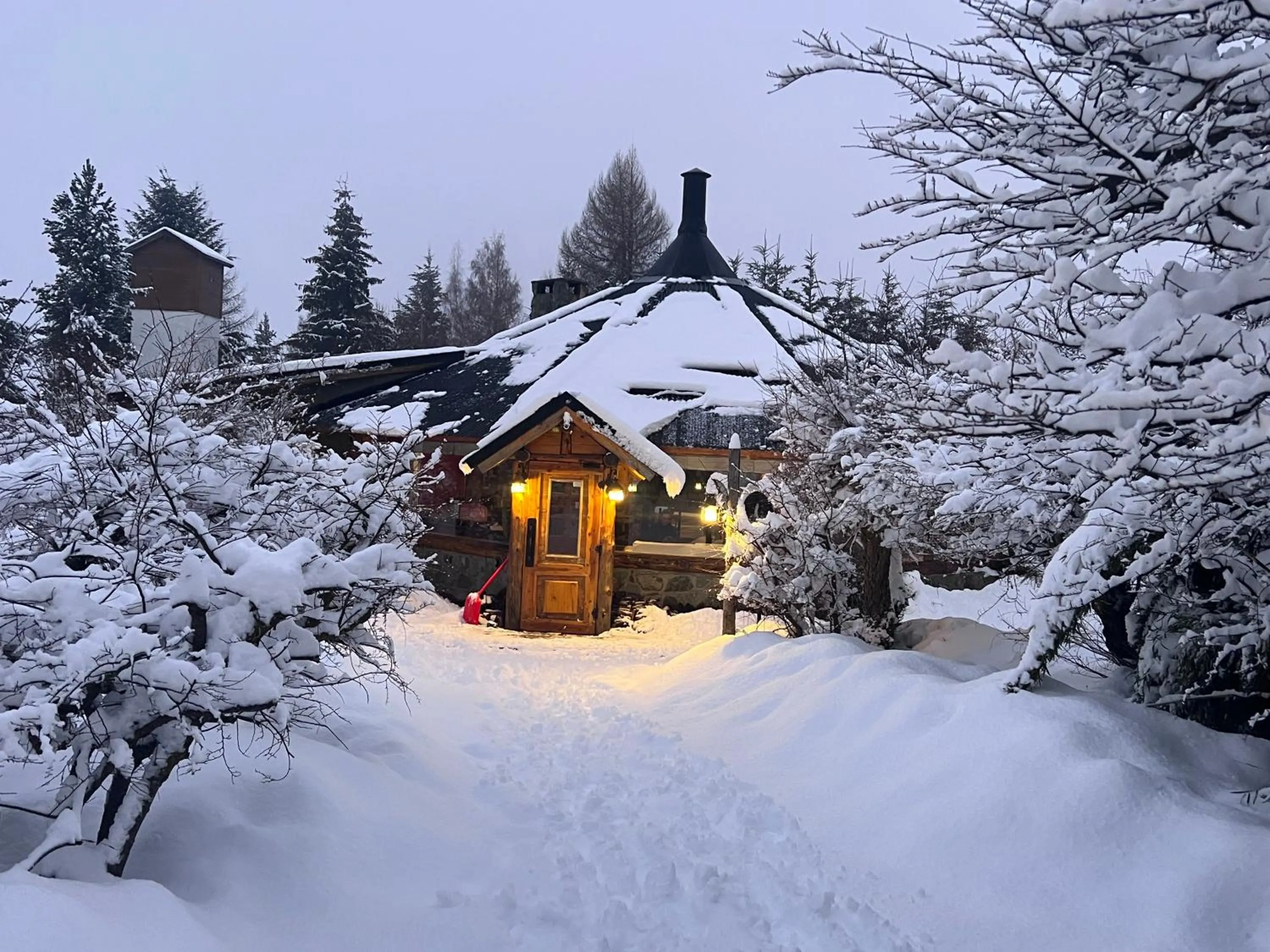 Property building in Los Nires Lodge Cerro Catedral
