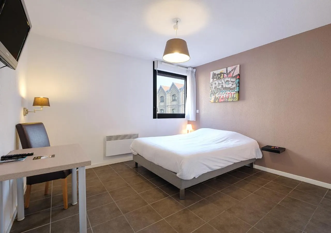 Bedroom, Bed in All Suites Appart Hôtel - Dunkerque Centre