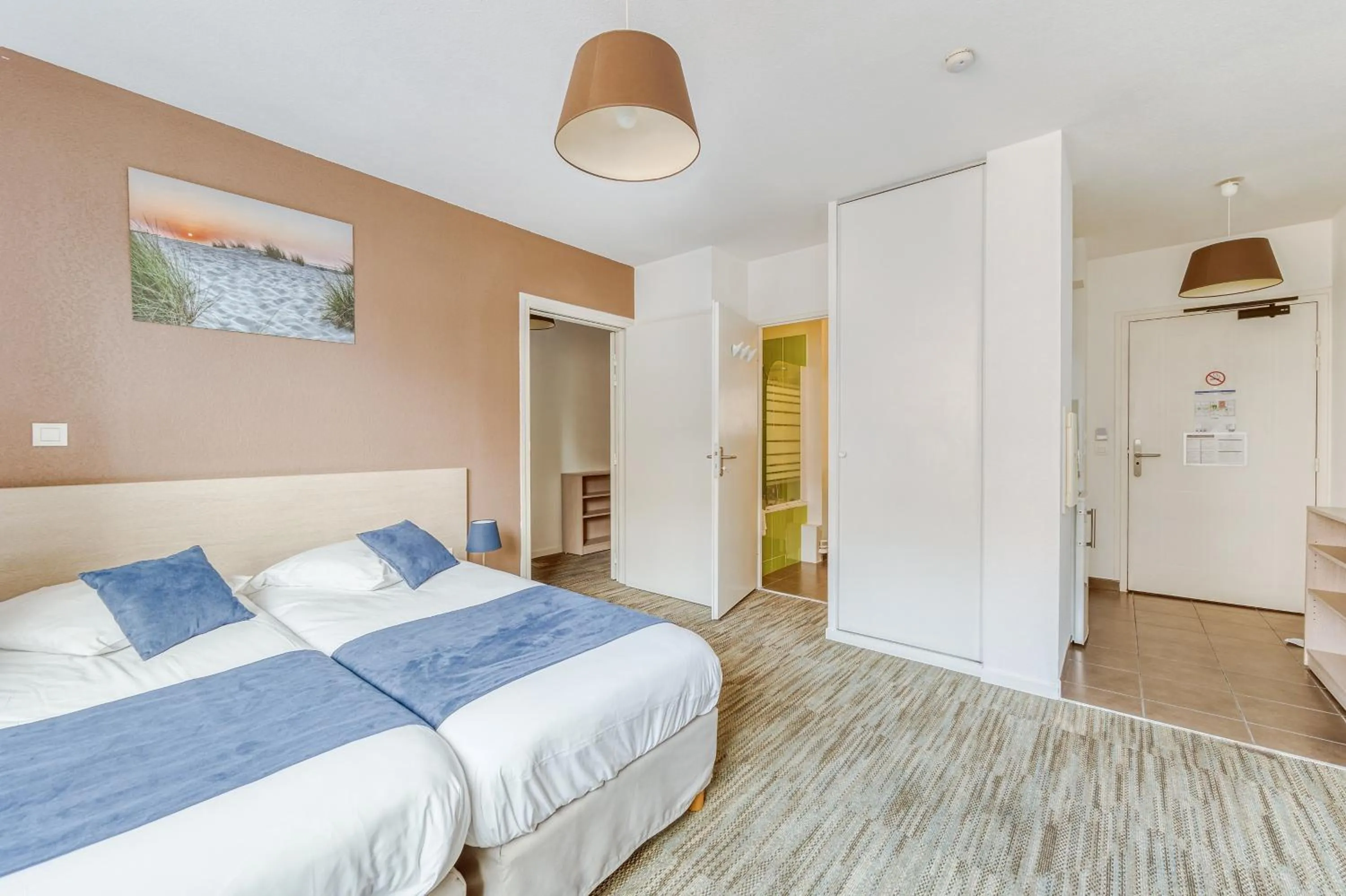 Bedroom, Bed in All Suites Appart Hôtel - Dunkerque Centre