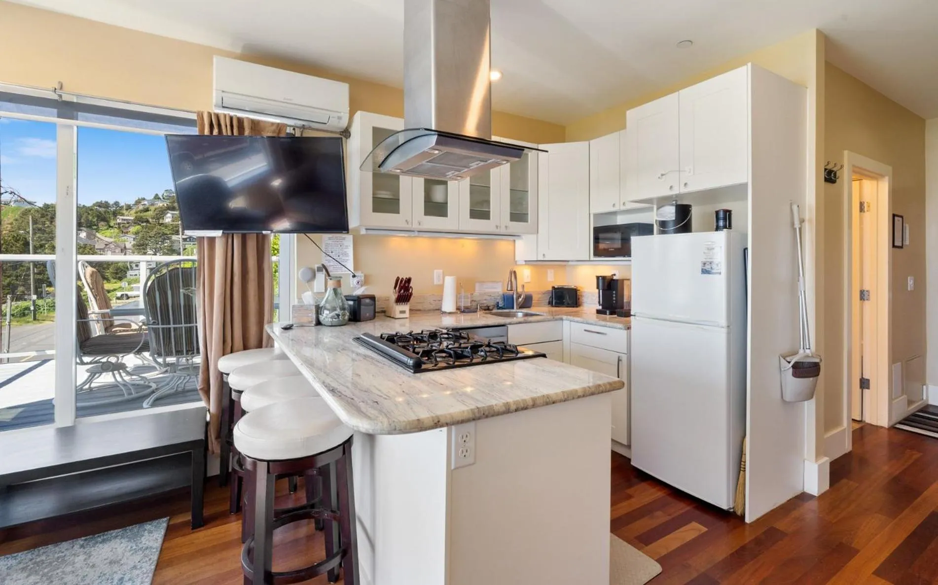 Kitchen or kitchenette in Three Arch Inn