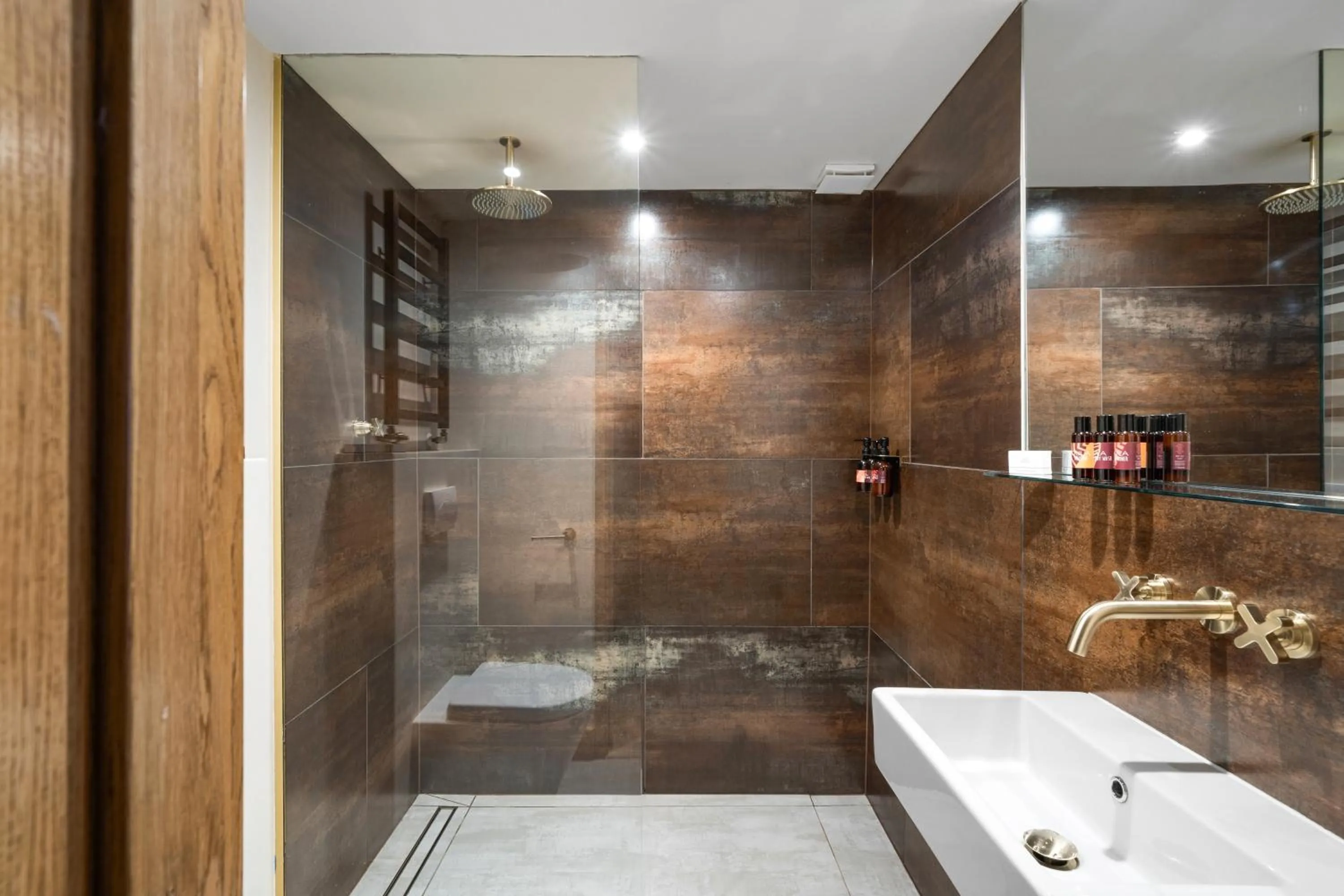 Shower in Bedruthan Hotel & Spa