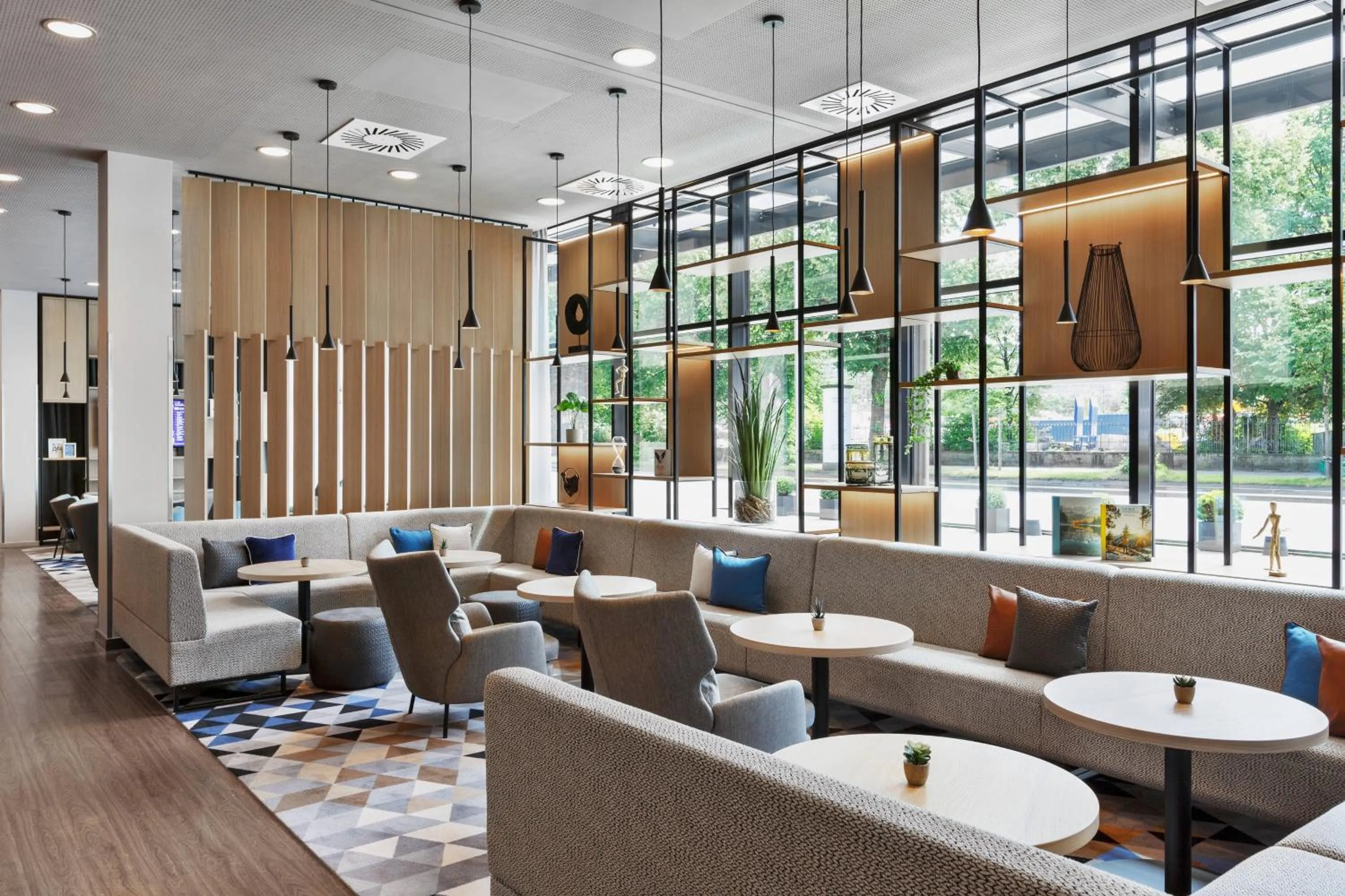 Lounge or bar in Courtyard by Marriott Munich City East