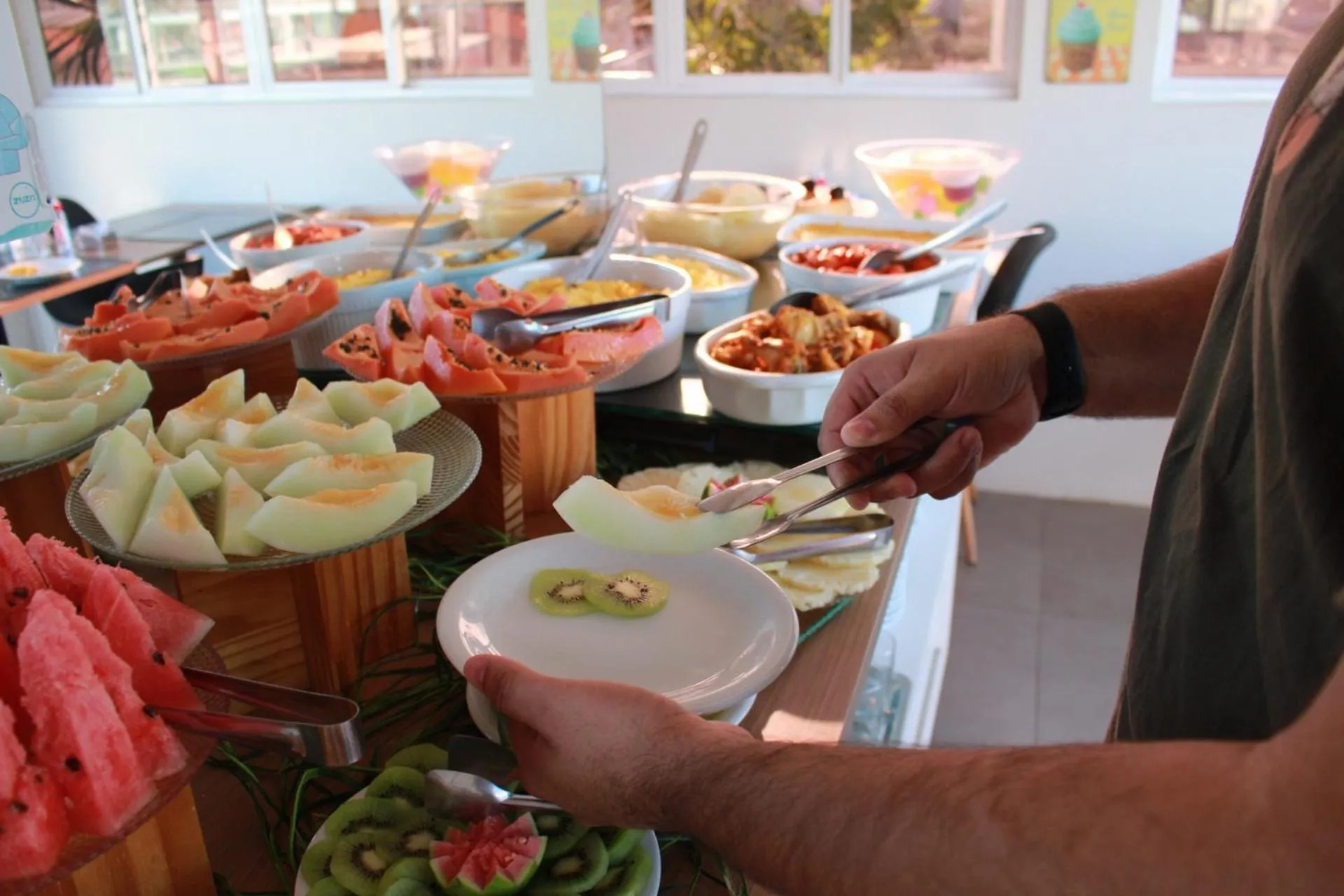 Breakfast in Zuza Slim Suítes