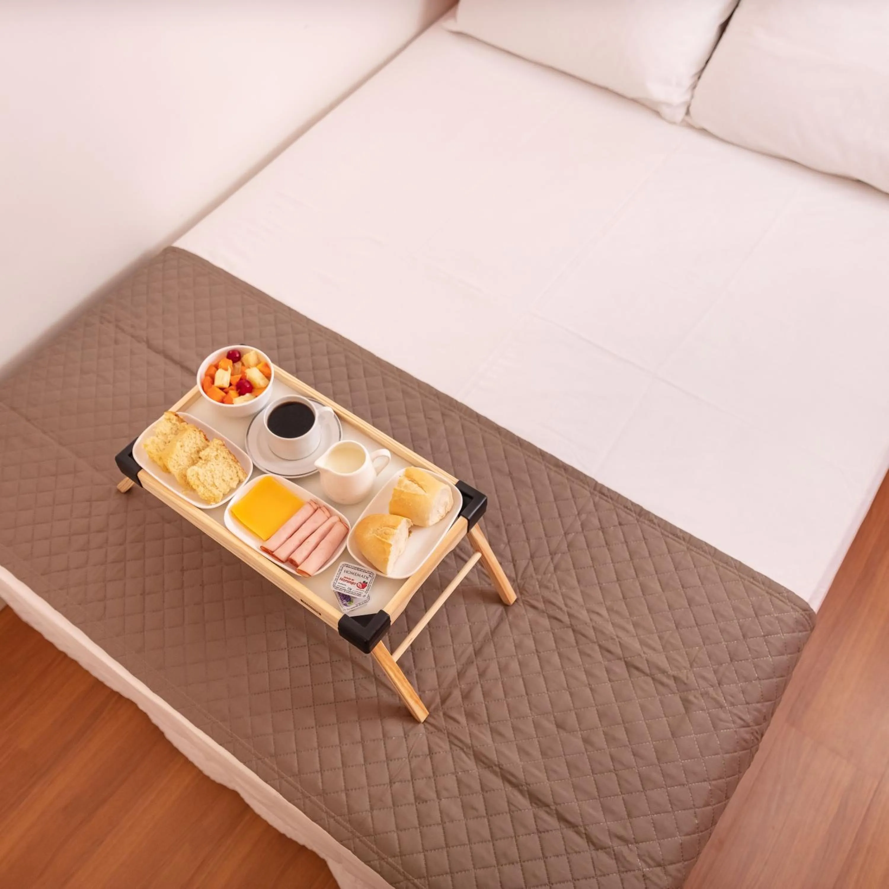 Continental breakfast, Bed in Zuza Slim Suítes