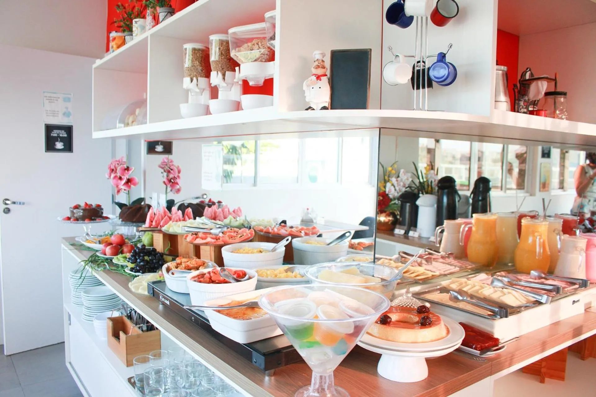 Breakfast in Zuza Slim Suítes