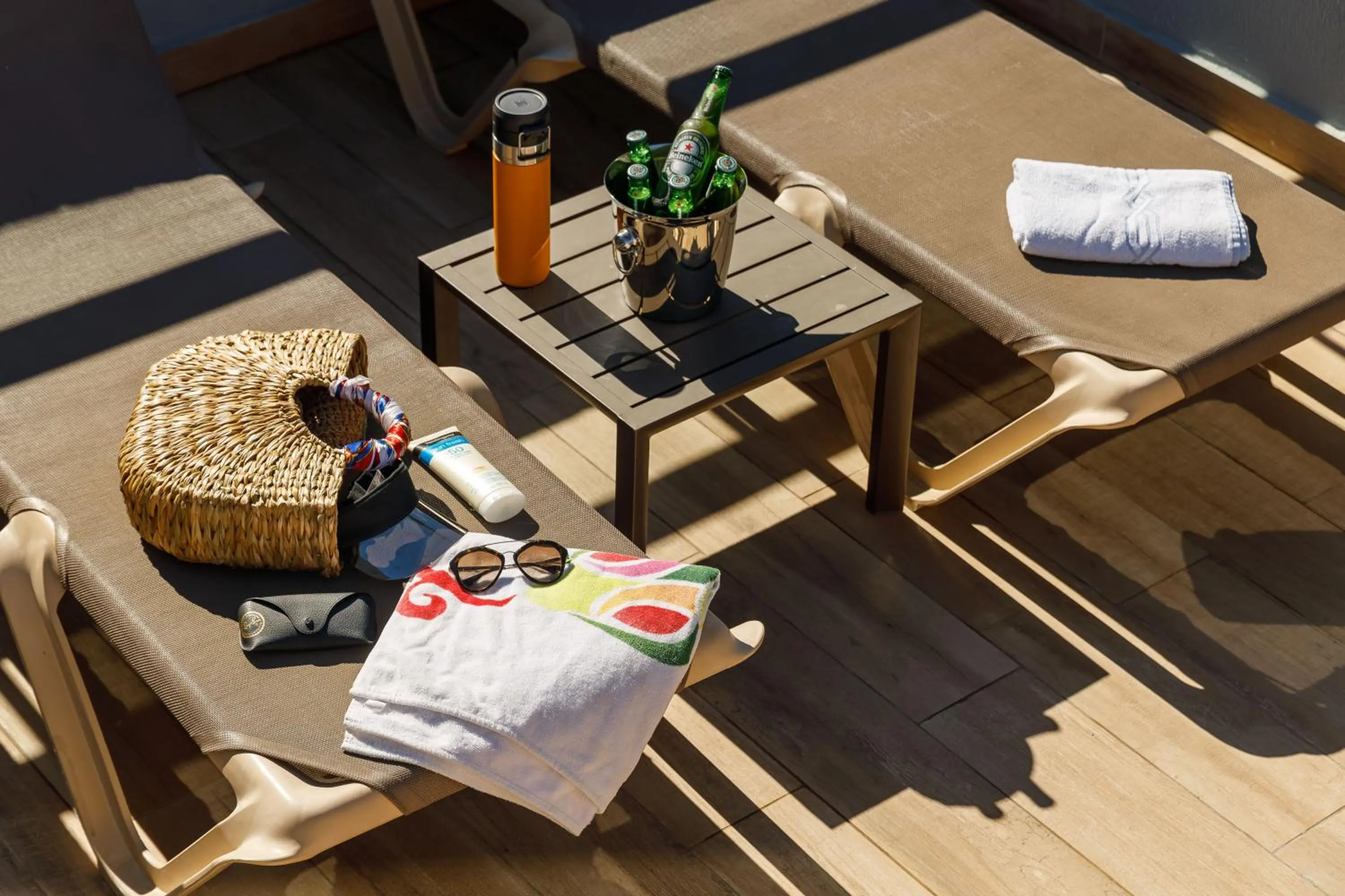 Swimming pool in Zuza Slim Suítes