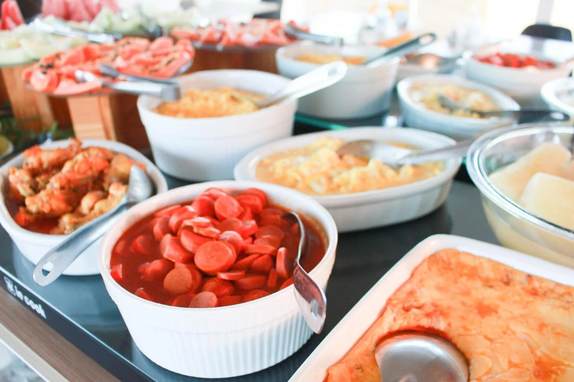 Breakfast in Zuza Slim Suítes