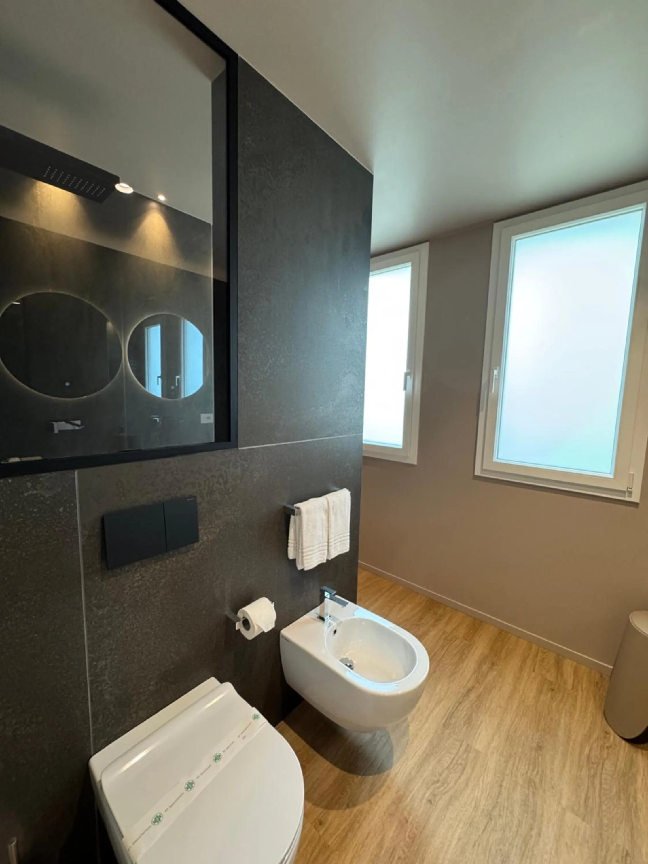 Bathroom in Hotel Alexander