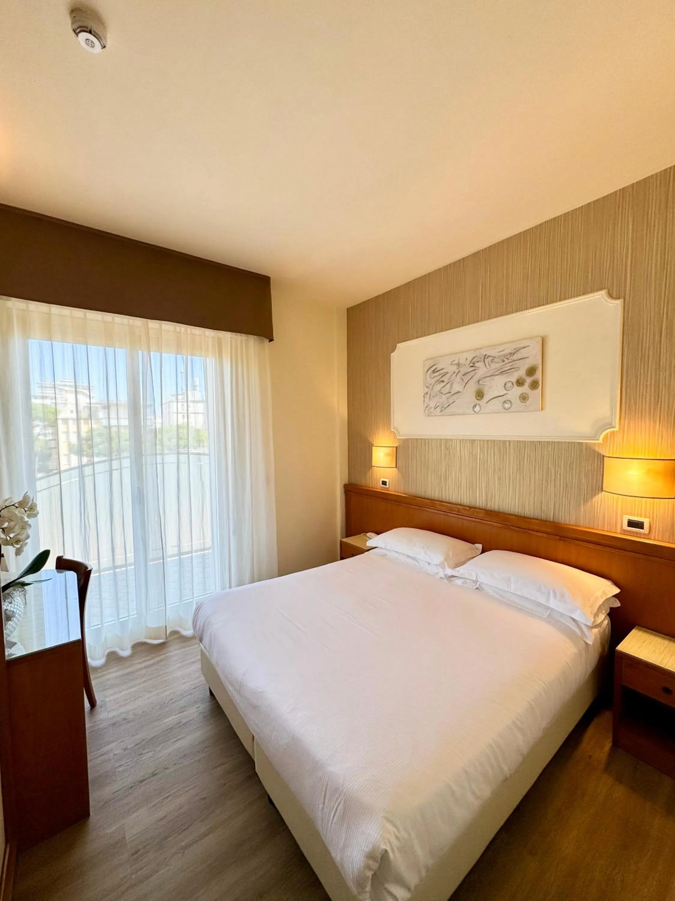 Bedroom, Bed in Hotel Alexander