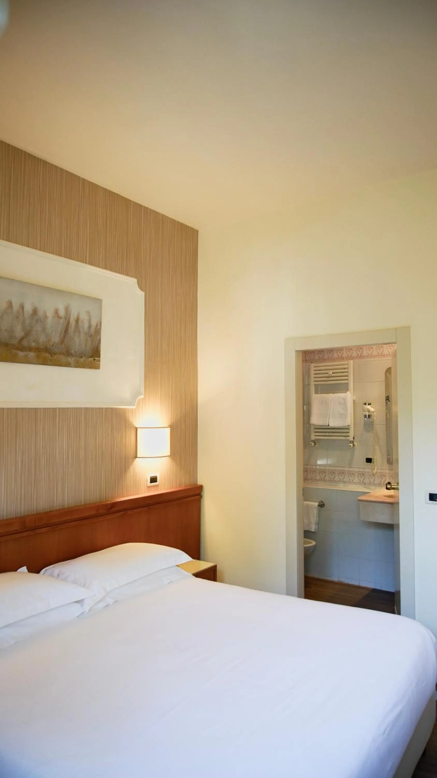 Bedroom, Bed in Hotel Alexander