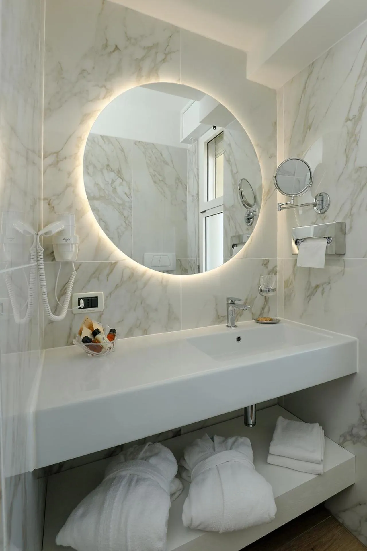 Bathroom in Hotel Alexander