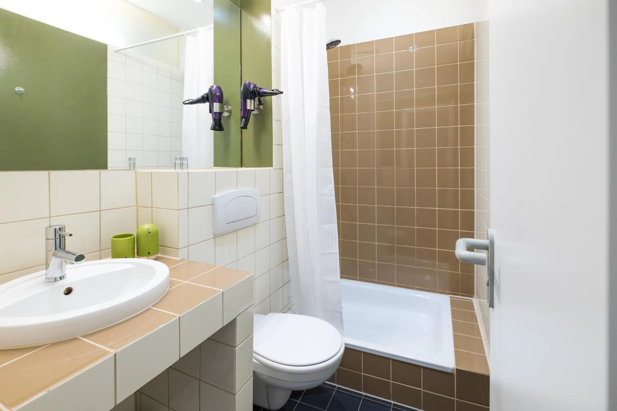 Bathroom in Jasper's Boutique Hotel