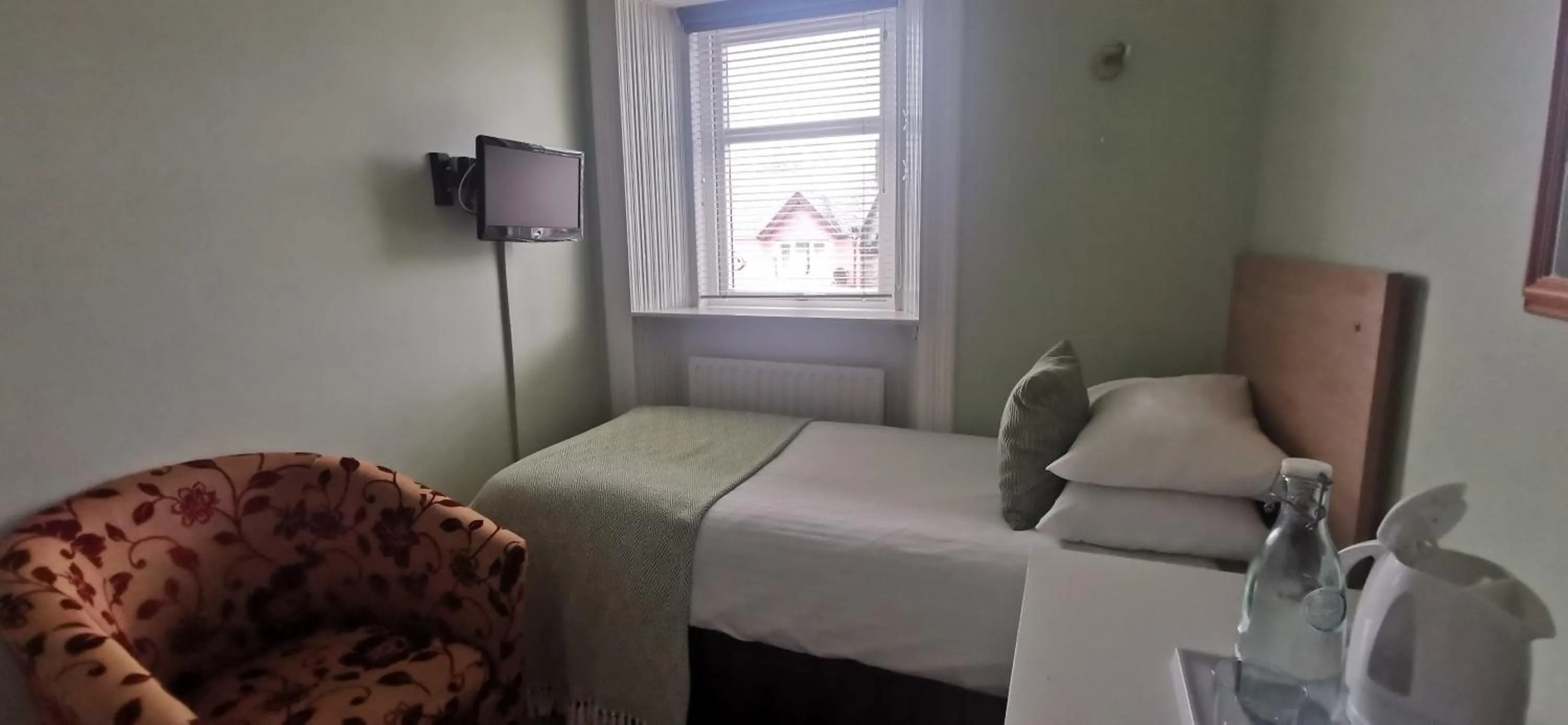 Bedroom, Bed in Hazeldene Guest House
