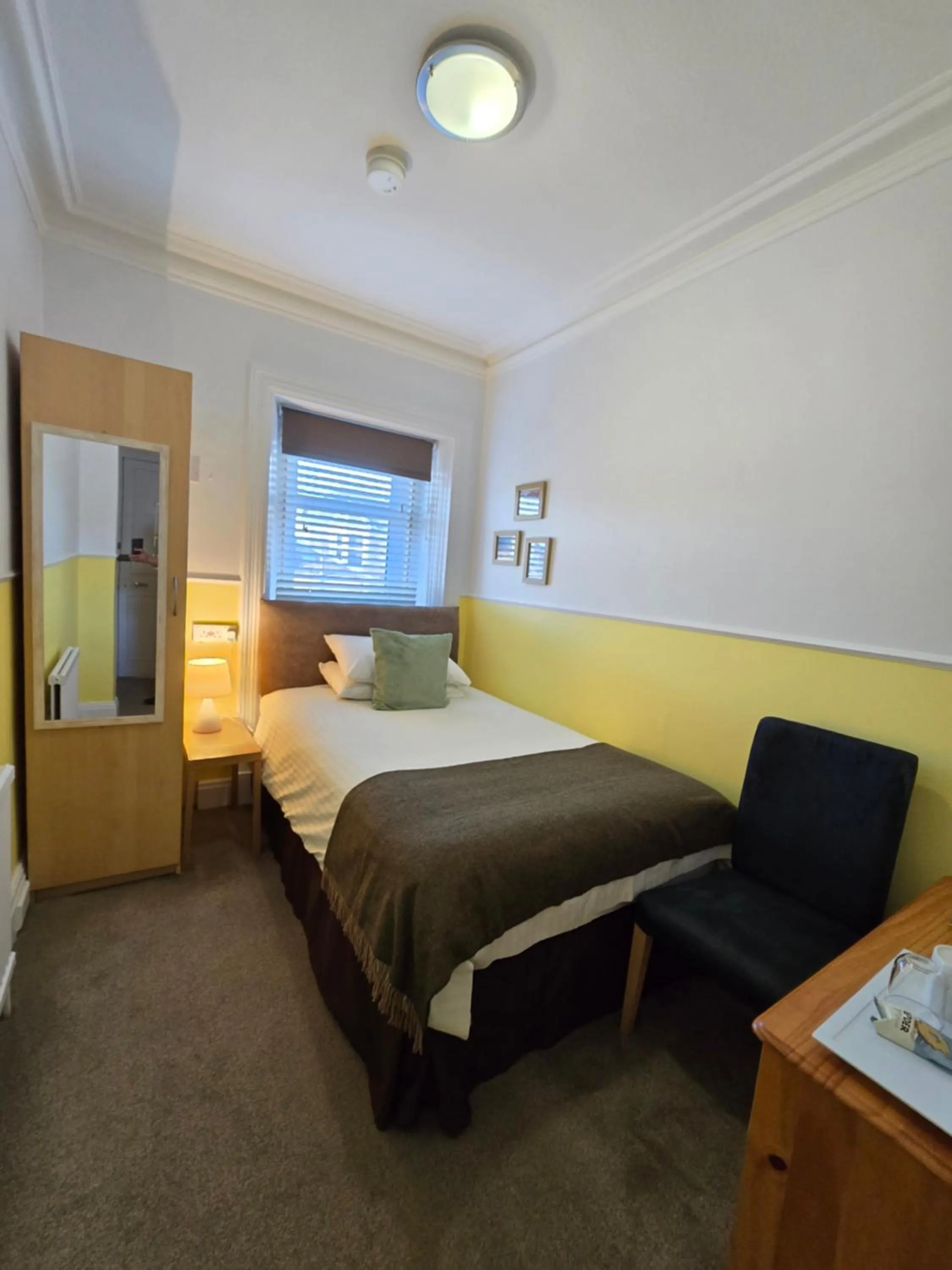 Bedroom, Bed in Hazeldene Guest House