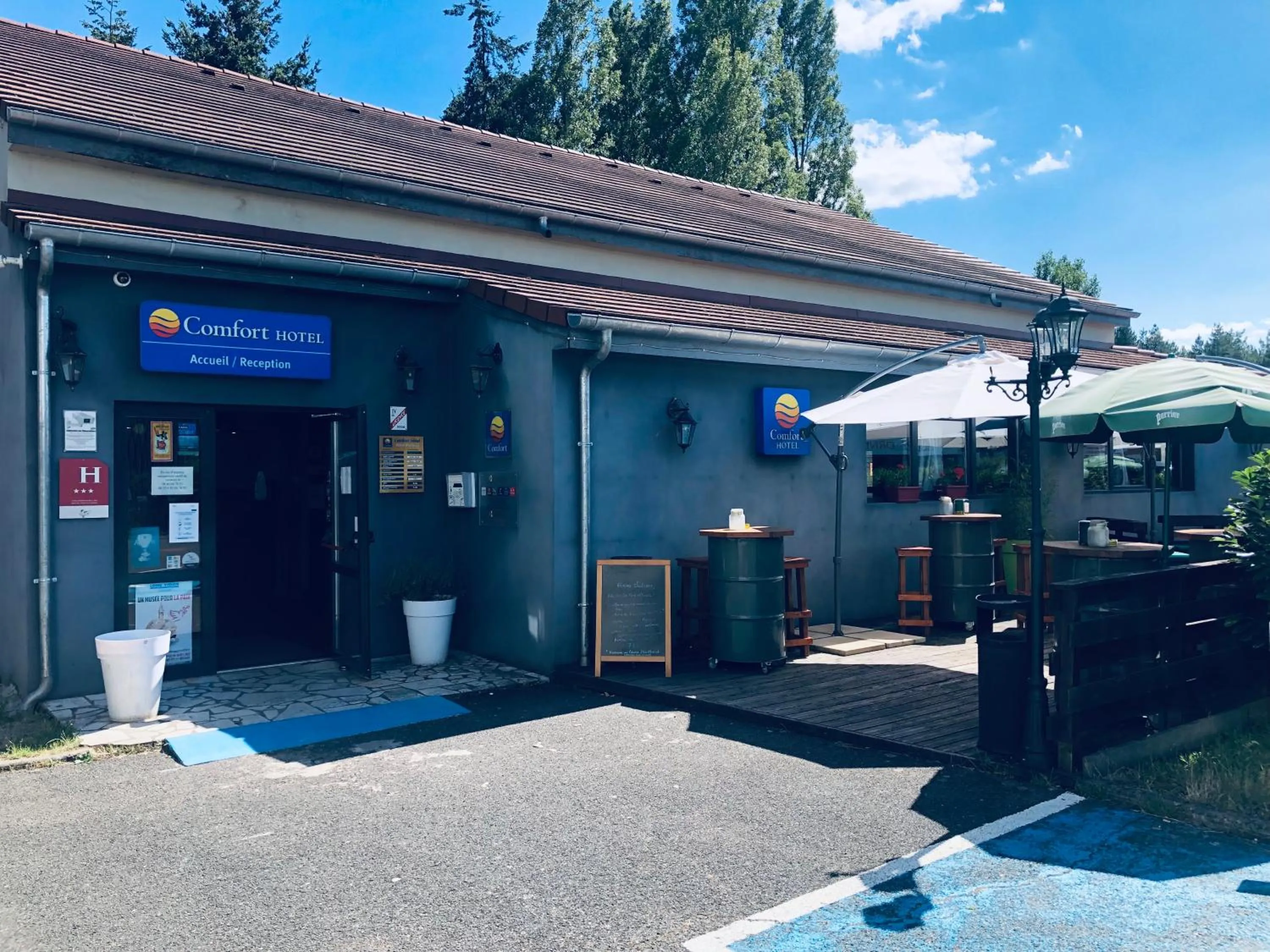 Property building in Comfort Hotel Orléans Olivet Provinces