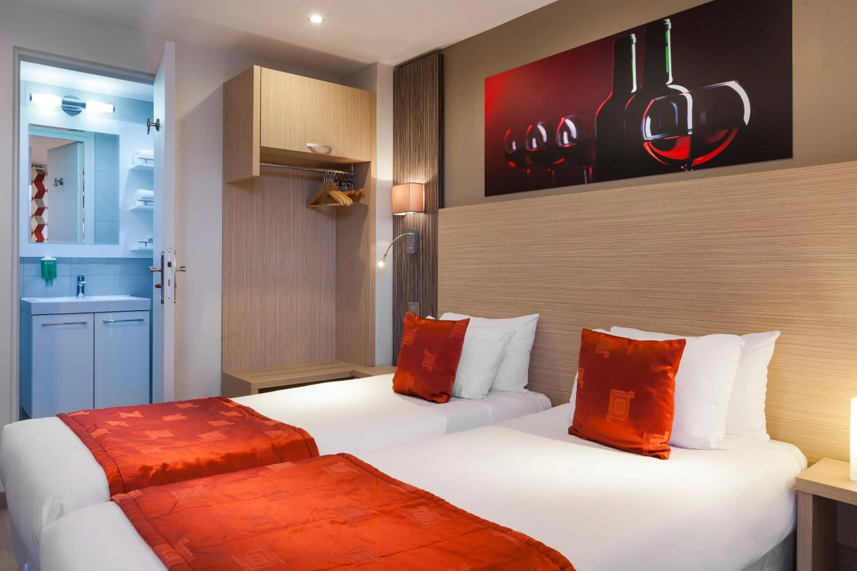 Bed in Comfort Hotel Orléans Olivet Provinces