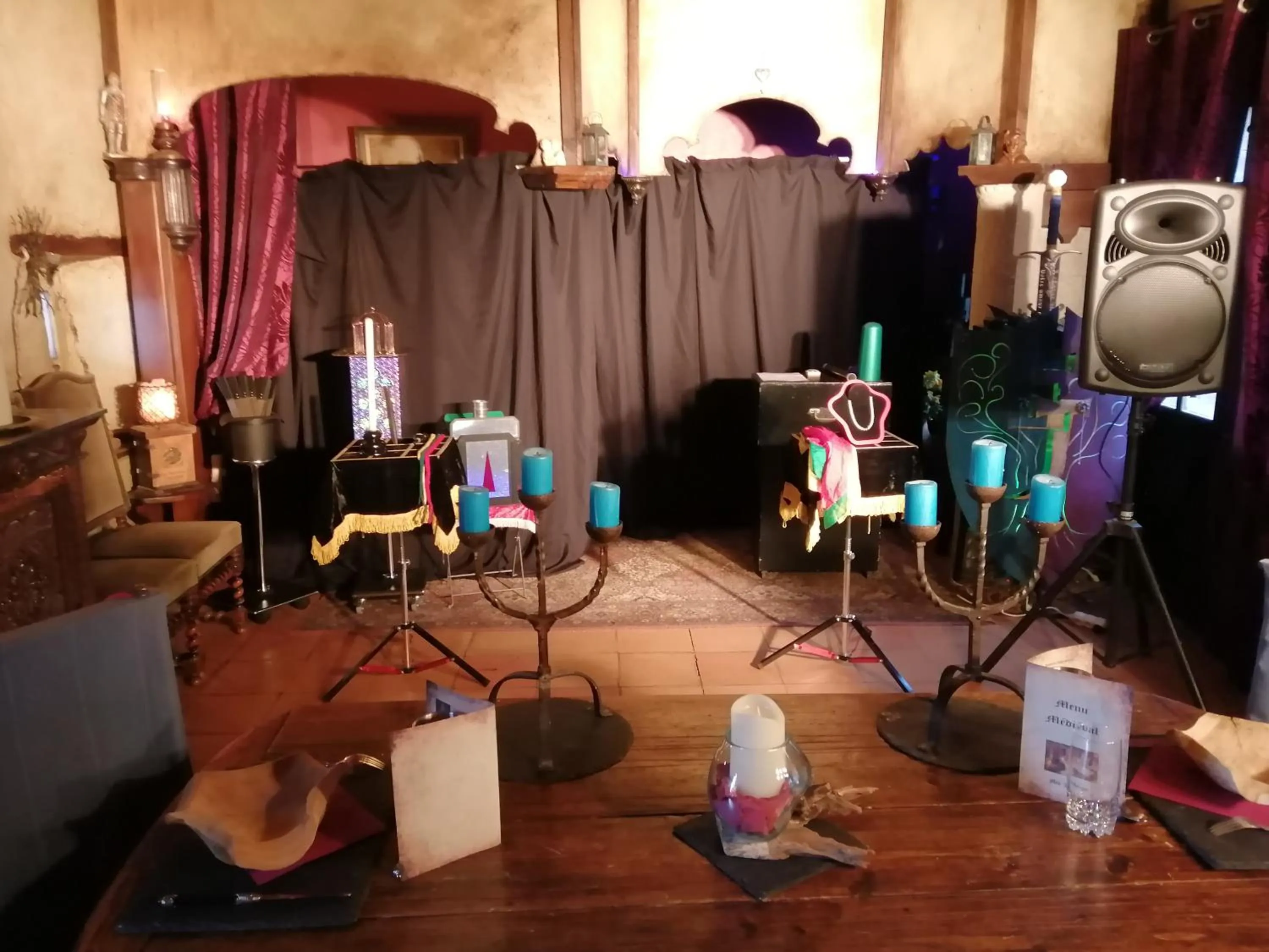 Meeting/conference room in Suite Médiévale 40m2 chambre d' hôte du Mas Fabrègue