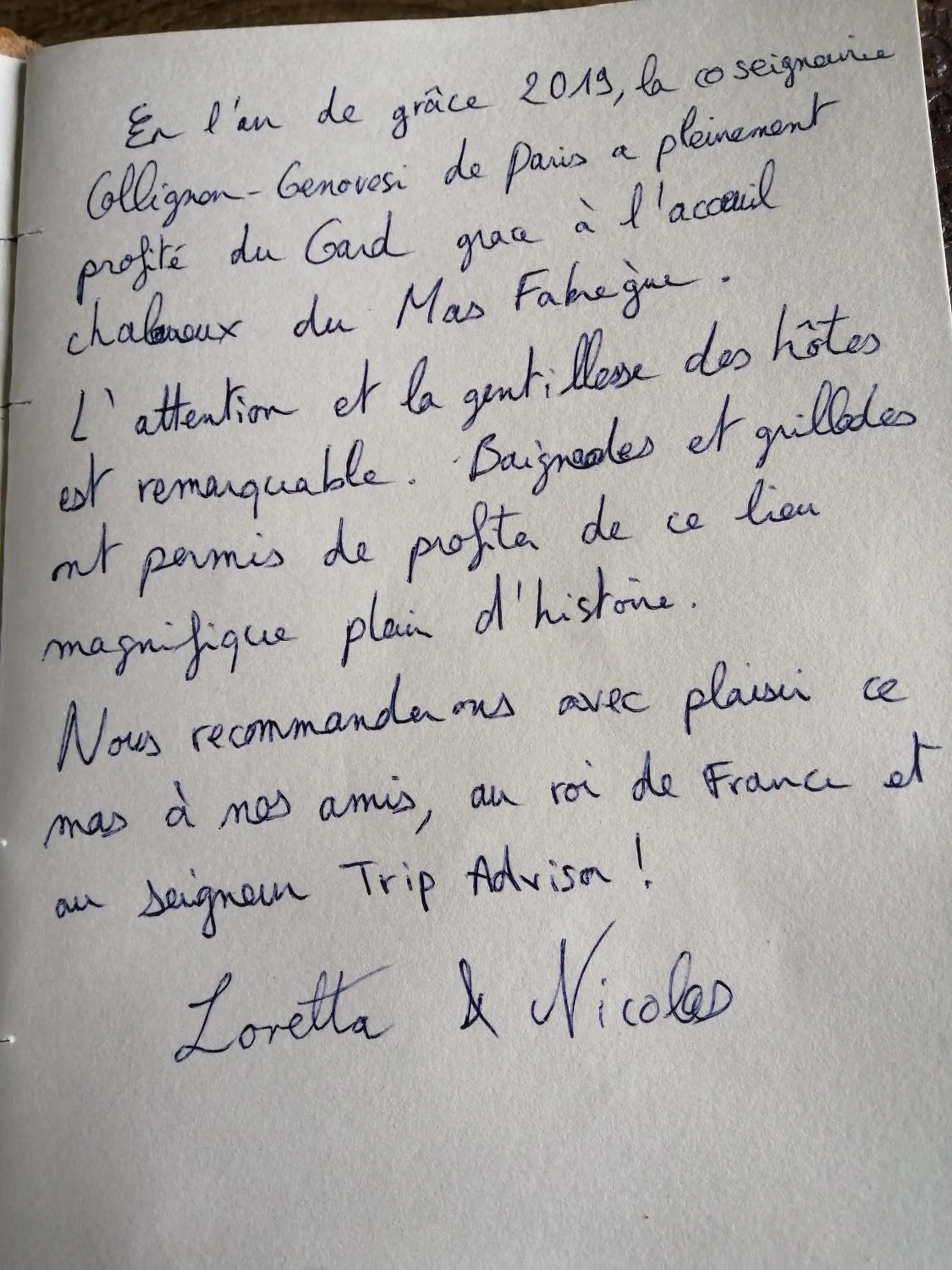 group of guests in Suite Médiévale 40m2 chambre d' hôte du Mas Fabrègue