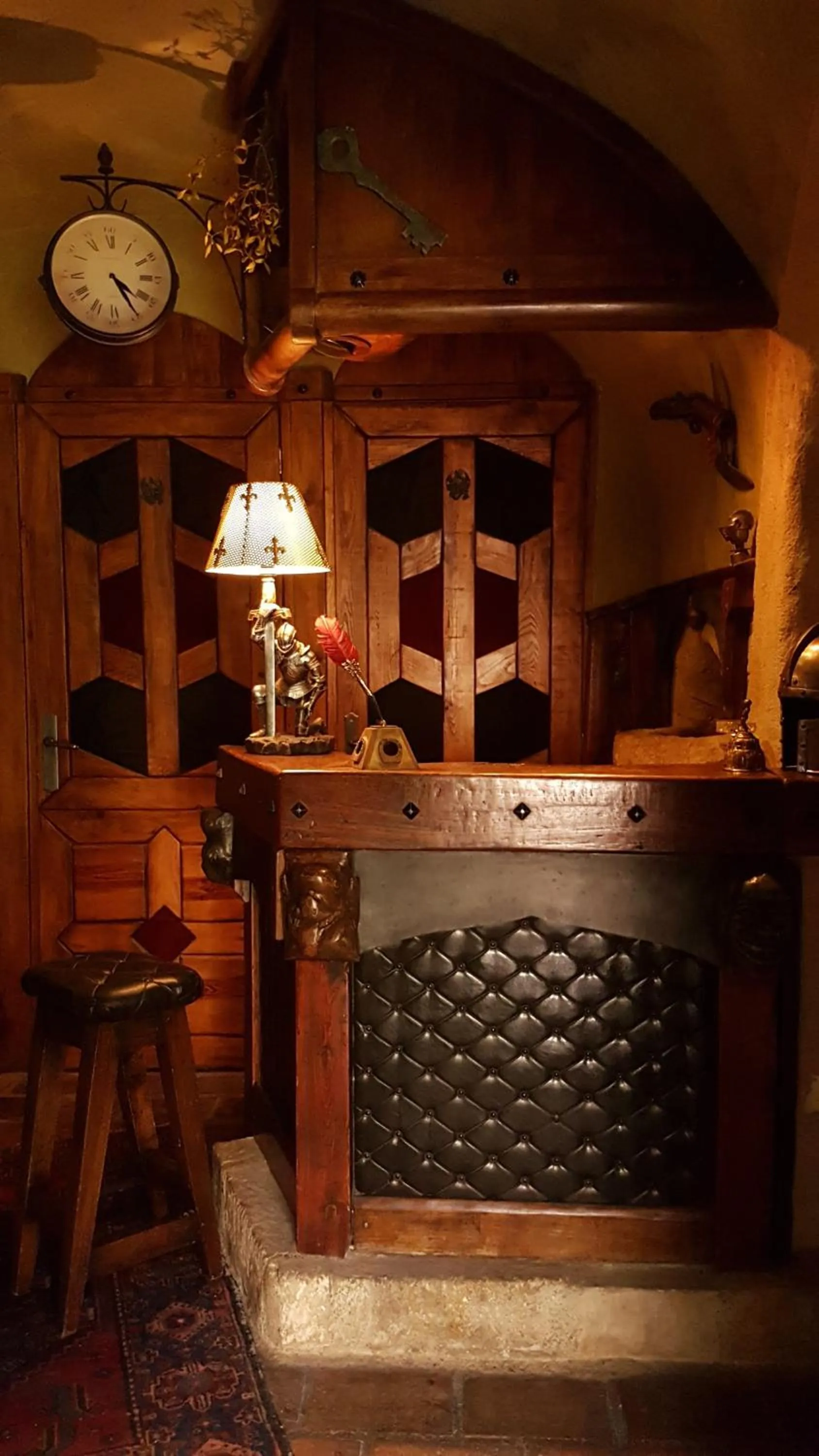 Lounge or bar in Suite Médiévale 40m2 chambre d' hôte du Mas Fabrègue