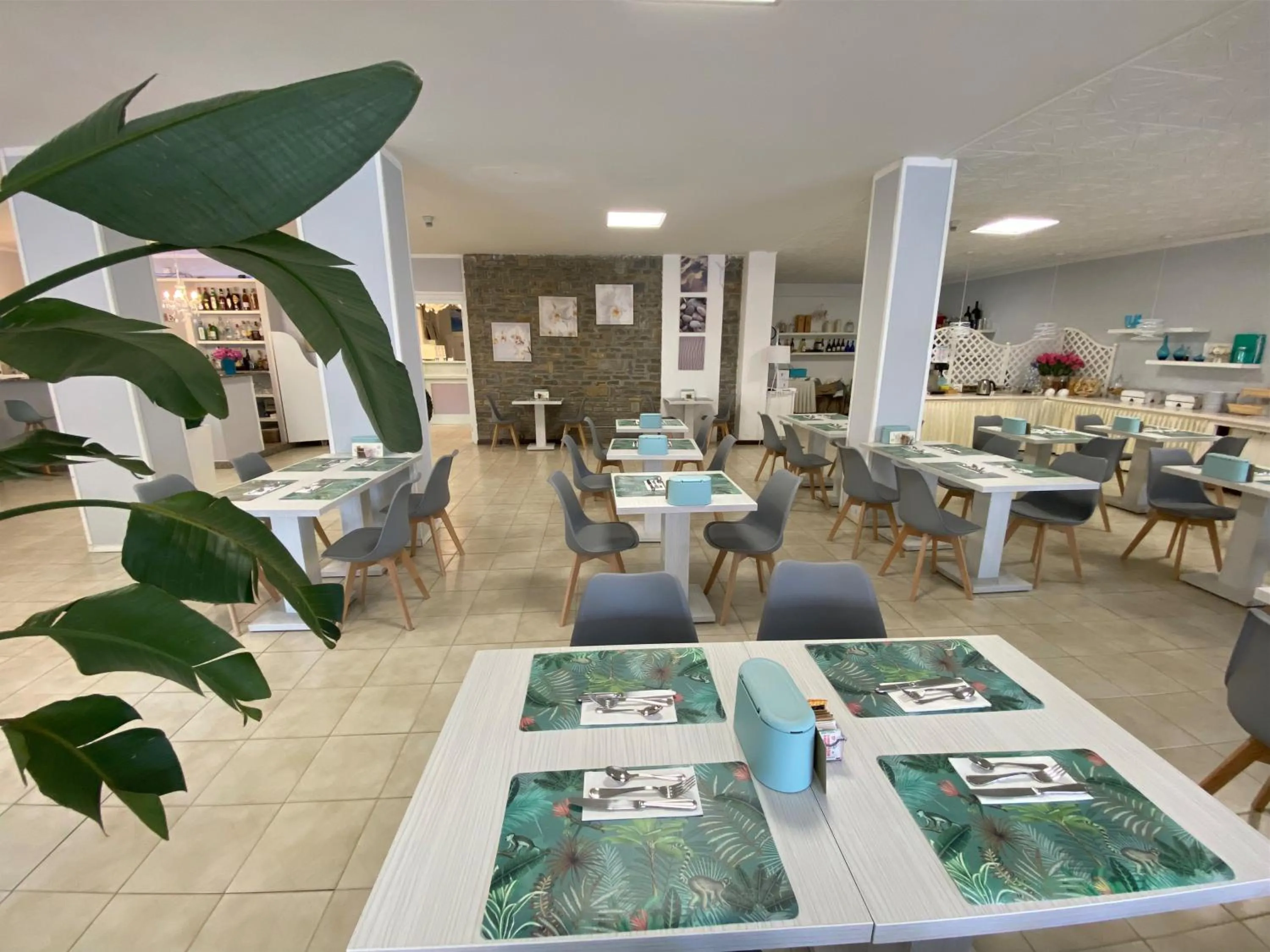 Buffet breakfast in Hotel Kinda