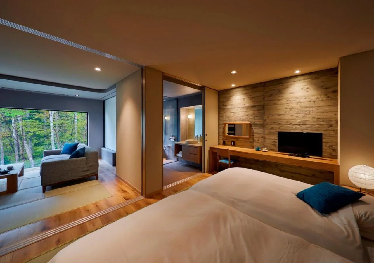 Bathroom, Bed in Okujozankei Onsen Kasho Gyoen