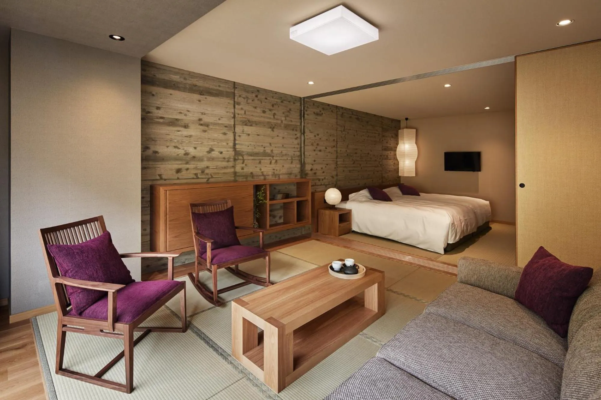 Living room, Bed in Okujozankei Onsen Kasho Gyoen