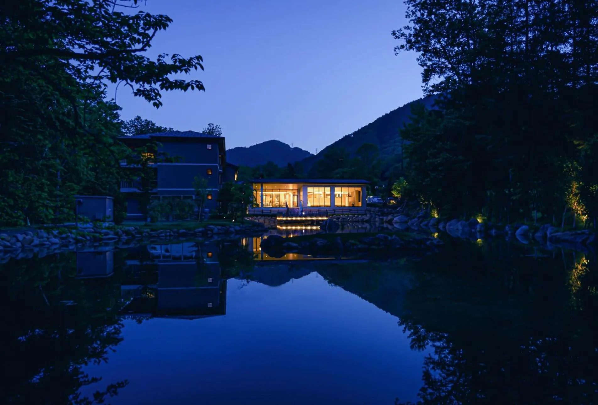 Property building in Okujozankei Onsen Kasho Gyoen