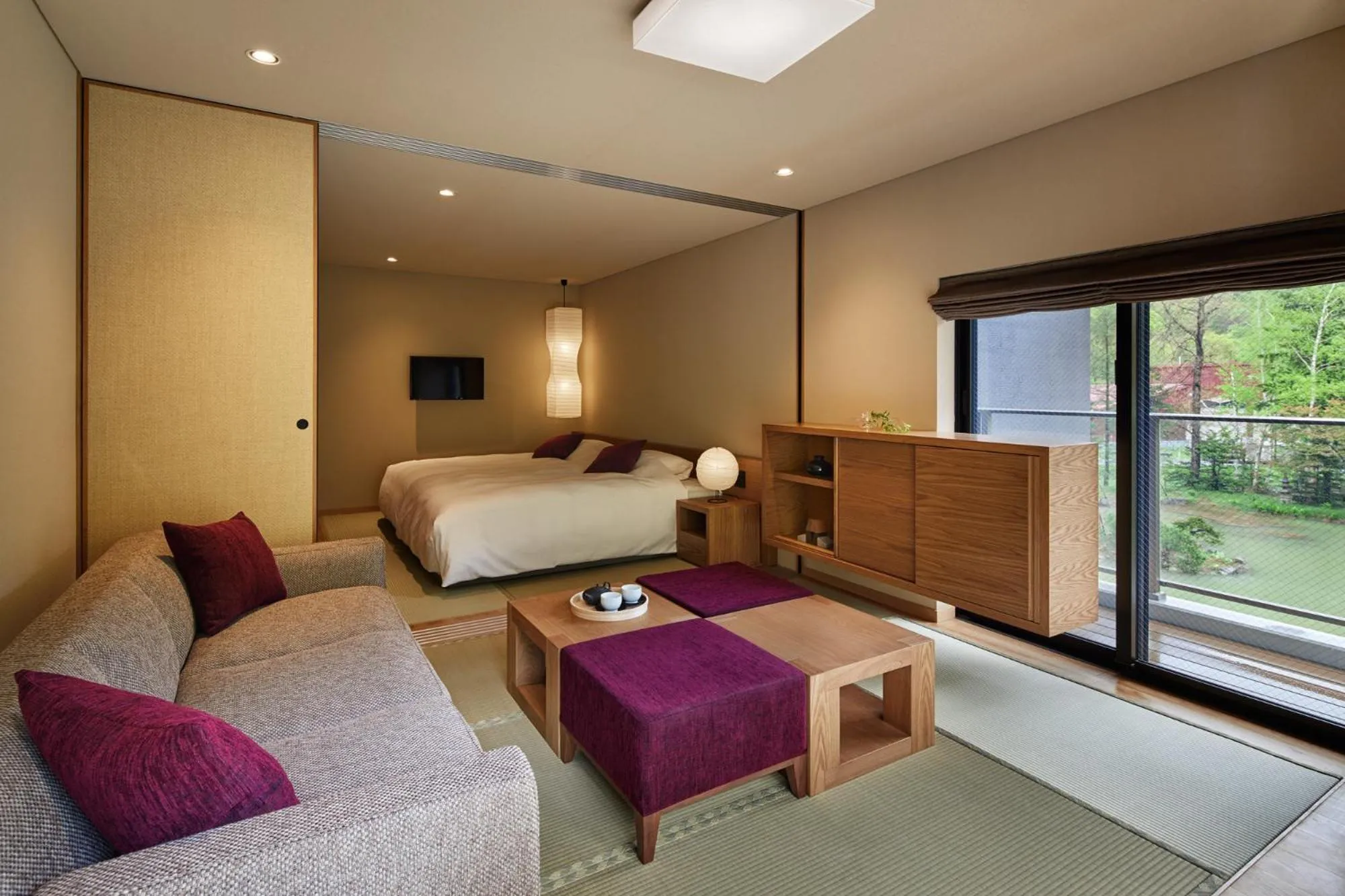 Living room, Bed in Okujozankei Onsen Kasho Gyoen