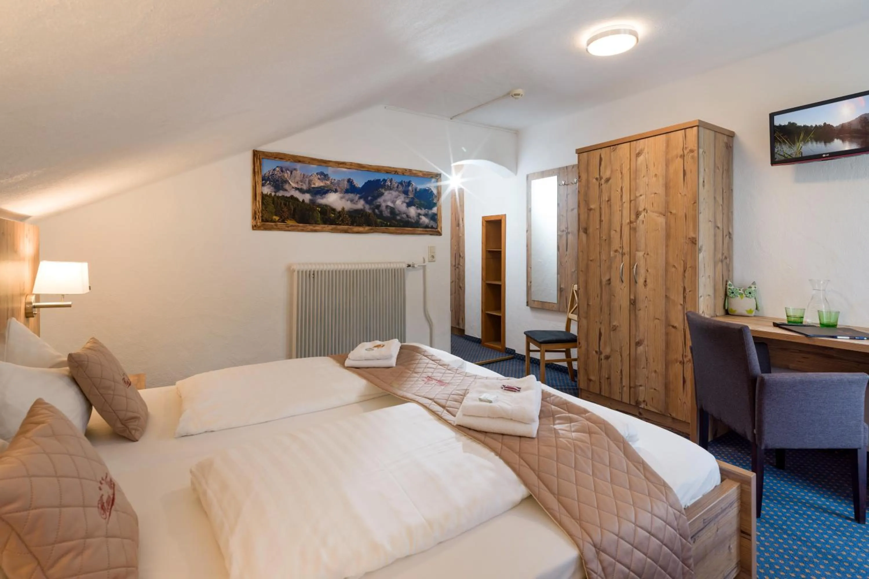 Photo of the whole room, Bed in Haus Tirol