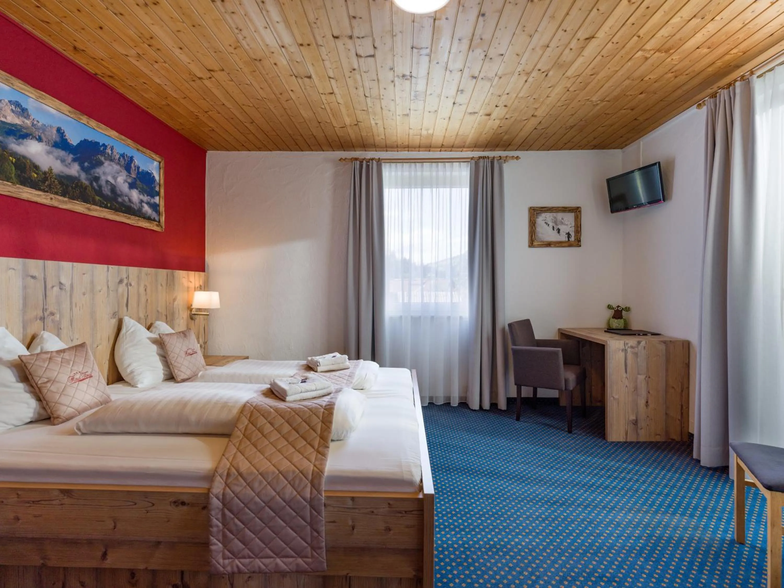 Photo of the whole room, Bed in Haus Tirol