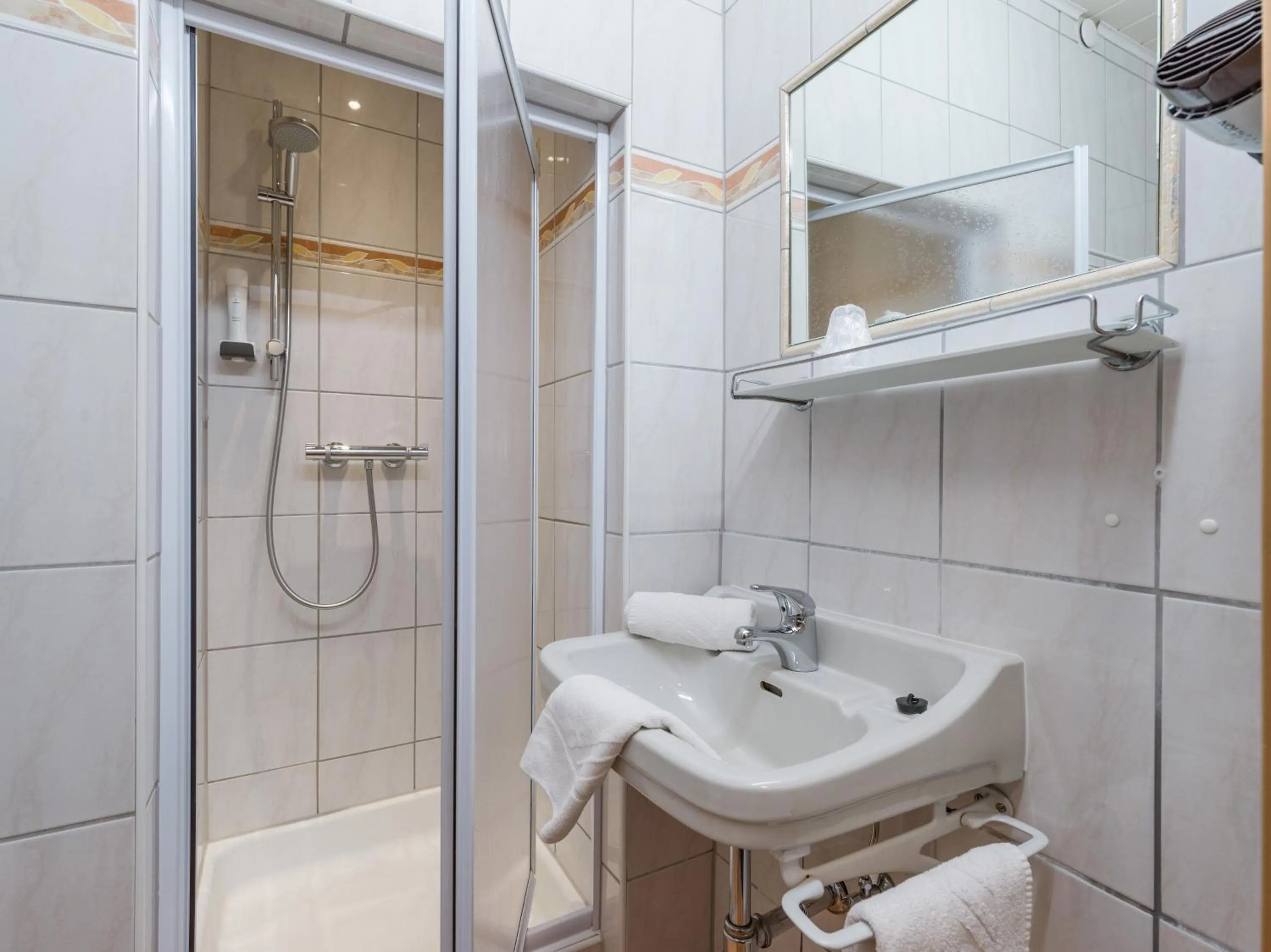 Bathroom in Haus Tirol